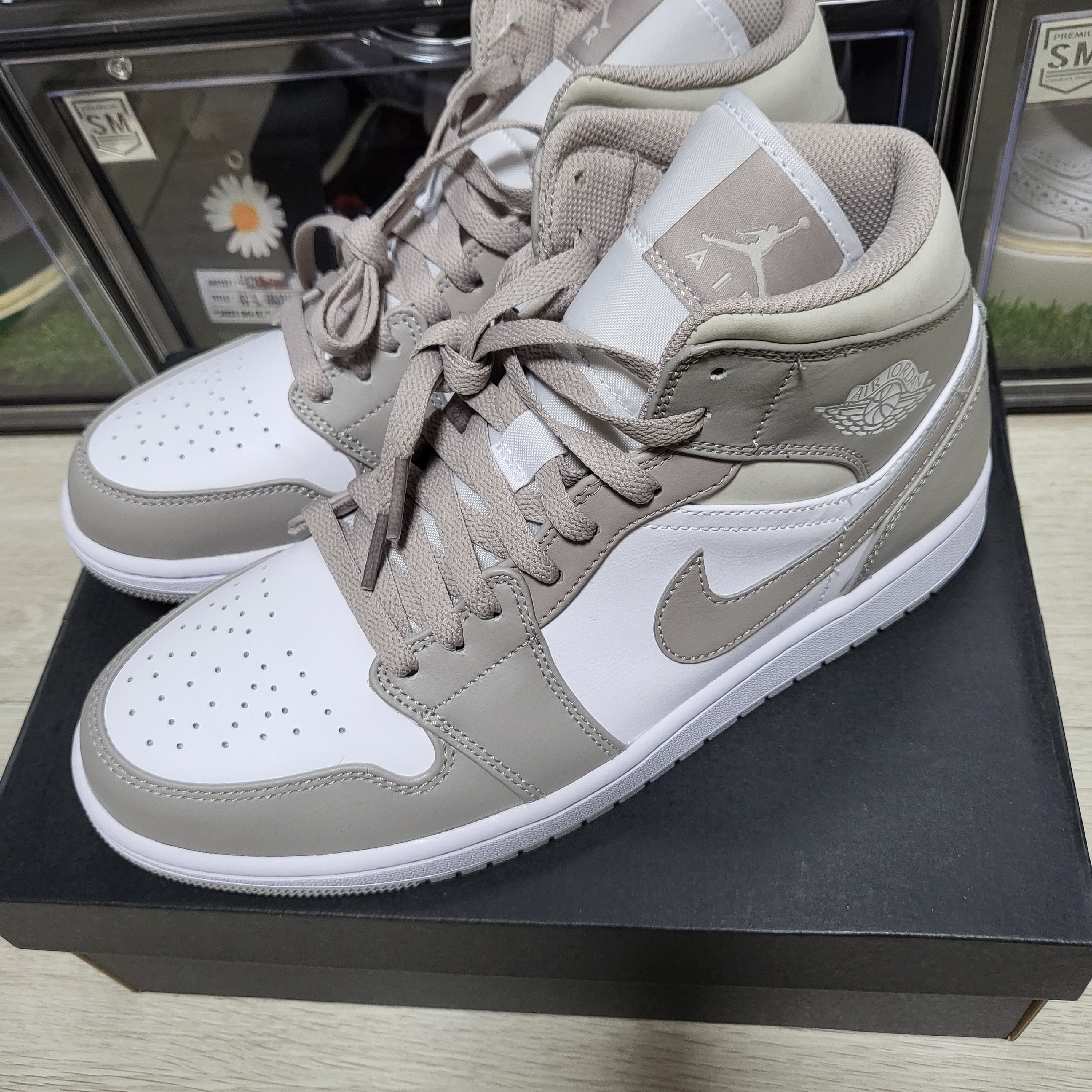Jordan 1 Mid College Grey 착용 스타일 - 2