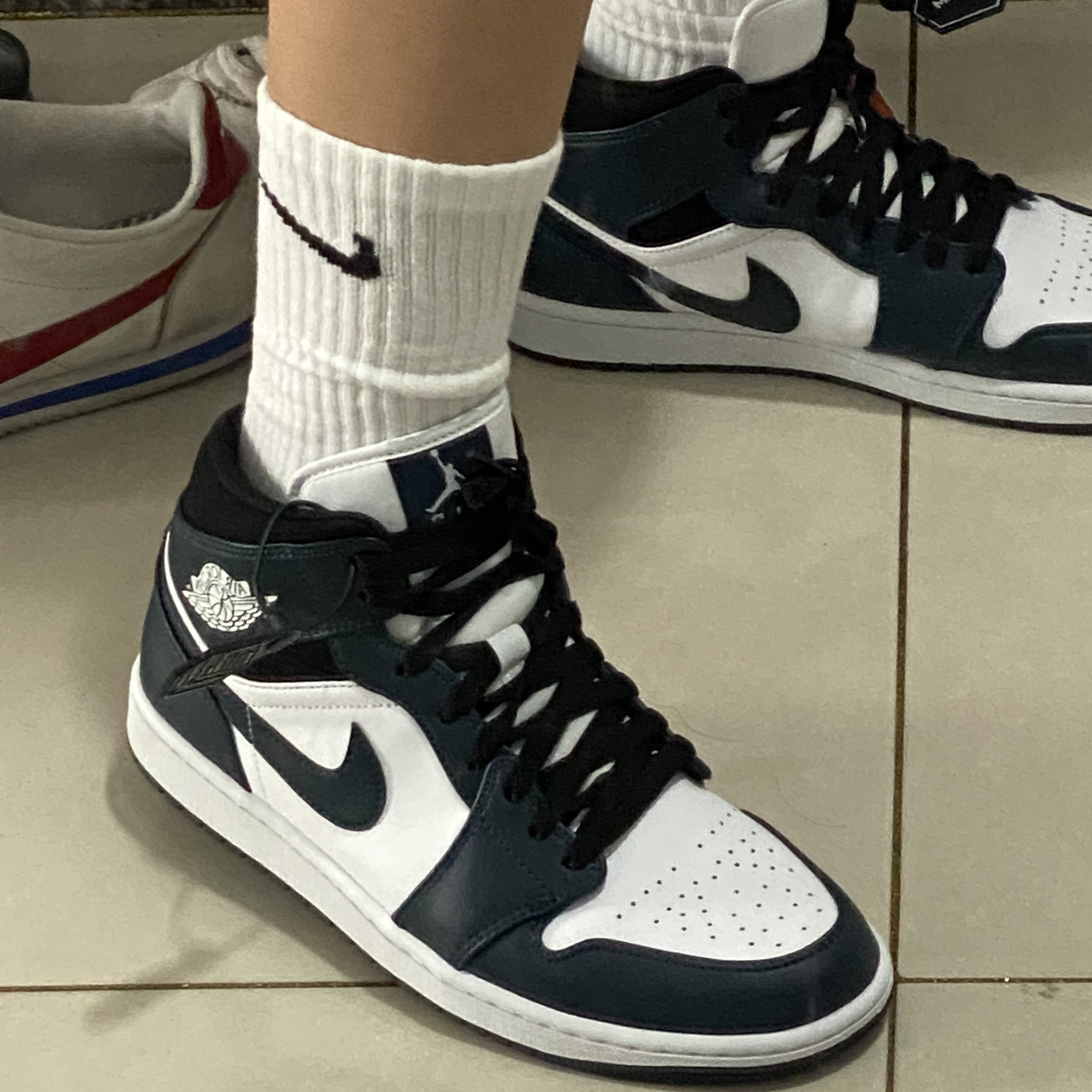 Jordan 1 Mid Dark Teal 착용 스타일