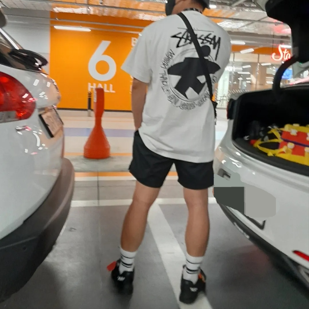 Stussy Beach Roots T-Shirt Natural, Nike x Off-White Air Presto Black 착용 스타일