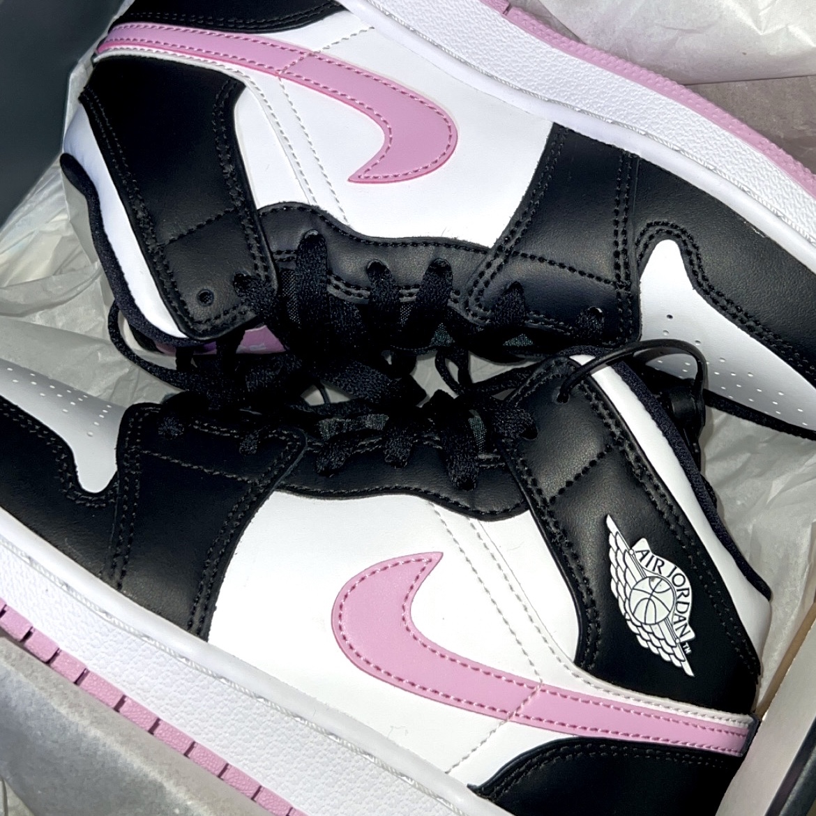 (GS) Jordan 1 Mid Light Arctic Pink 착용 스타일 - 2