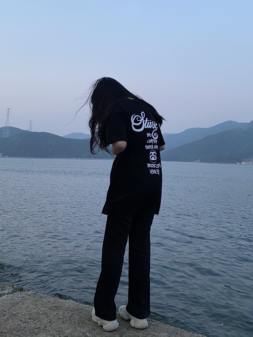 Stussy World Tour T-Shirt Black, Adidas Yeezy 500 Blush 2018 착용 스타일 - 1