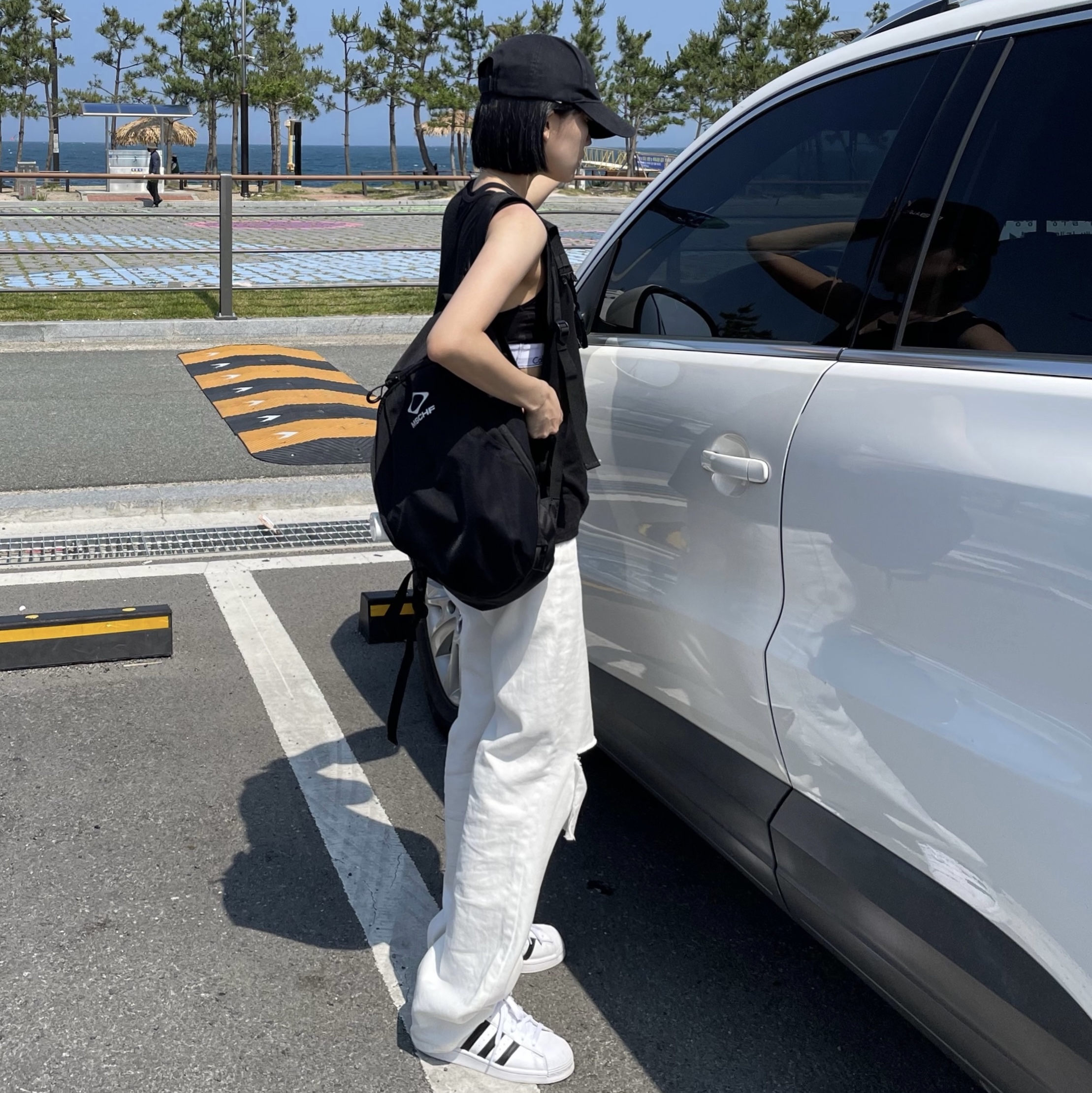 Adidas Superstar White Black 착용 스타일 - 3