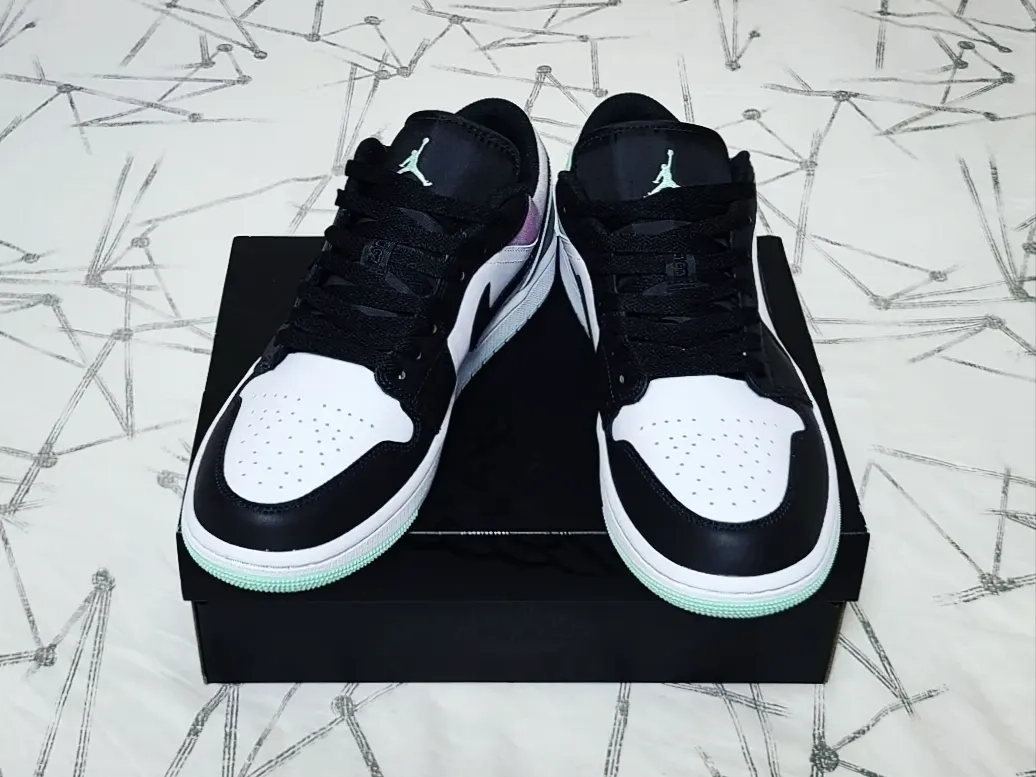 Jordan 1 Low SE White Black Tie-Dye 착용 스타일 - 3
