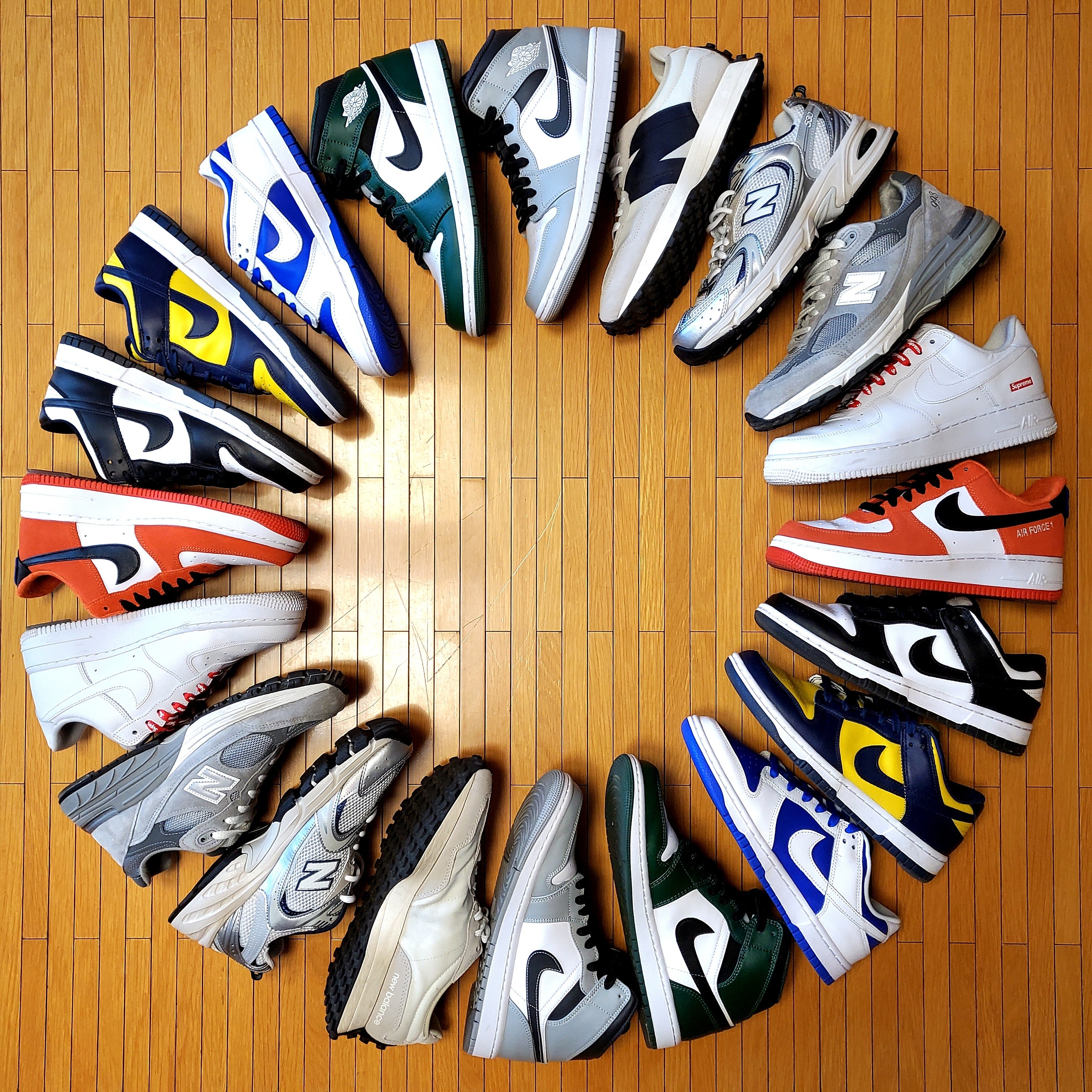 Nike x Supreme Air Force 1 Low White, Nike Air Force 1 '07 LV8 Athletic Club Rush Orange Washed Teal 착용 스타일 - 1