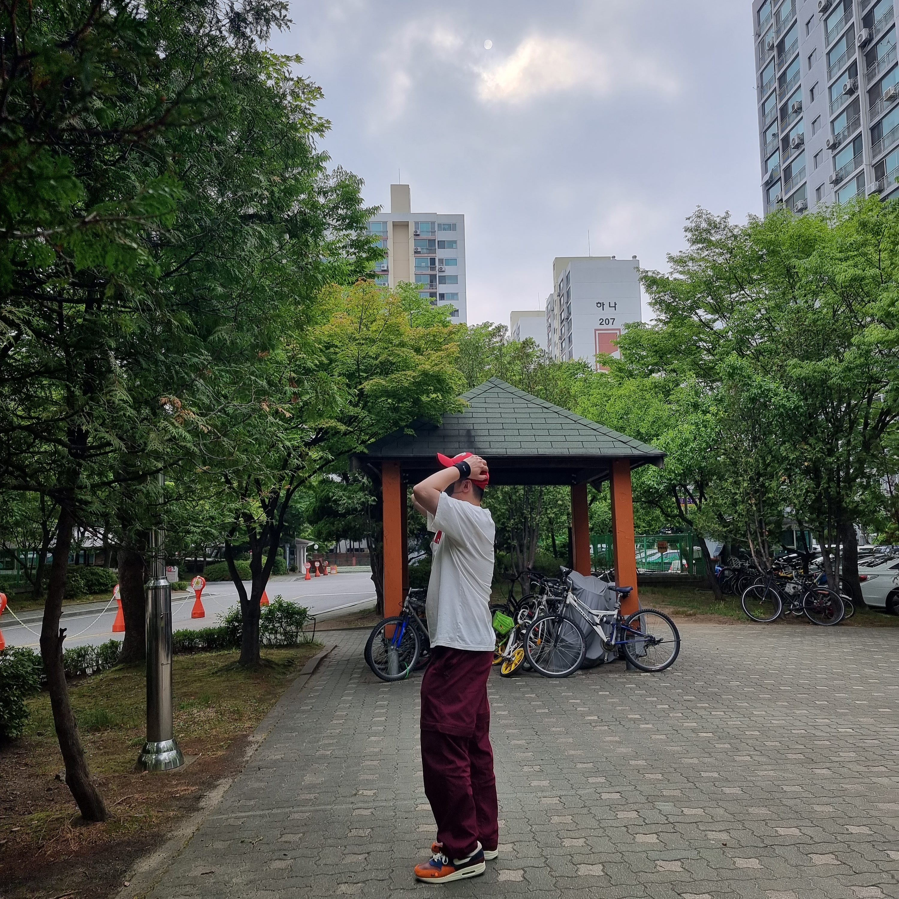 Nike x Kasina Air Max 1 SP Won-Ang Orange 착용 스타일 - 1