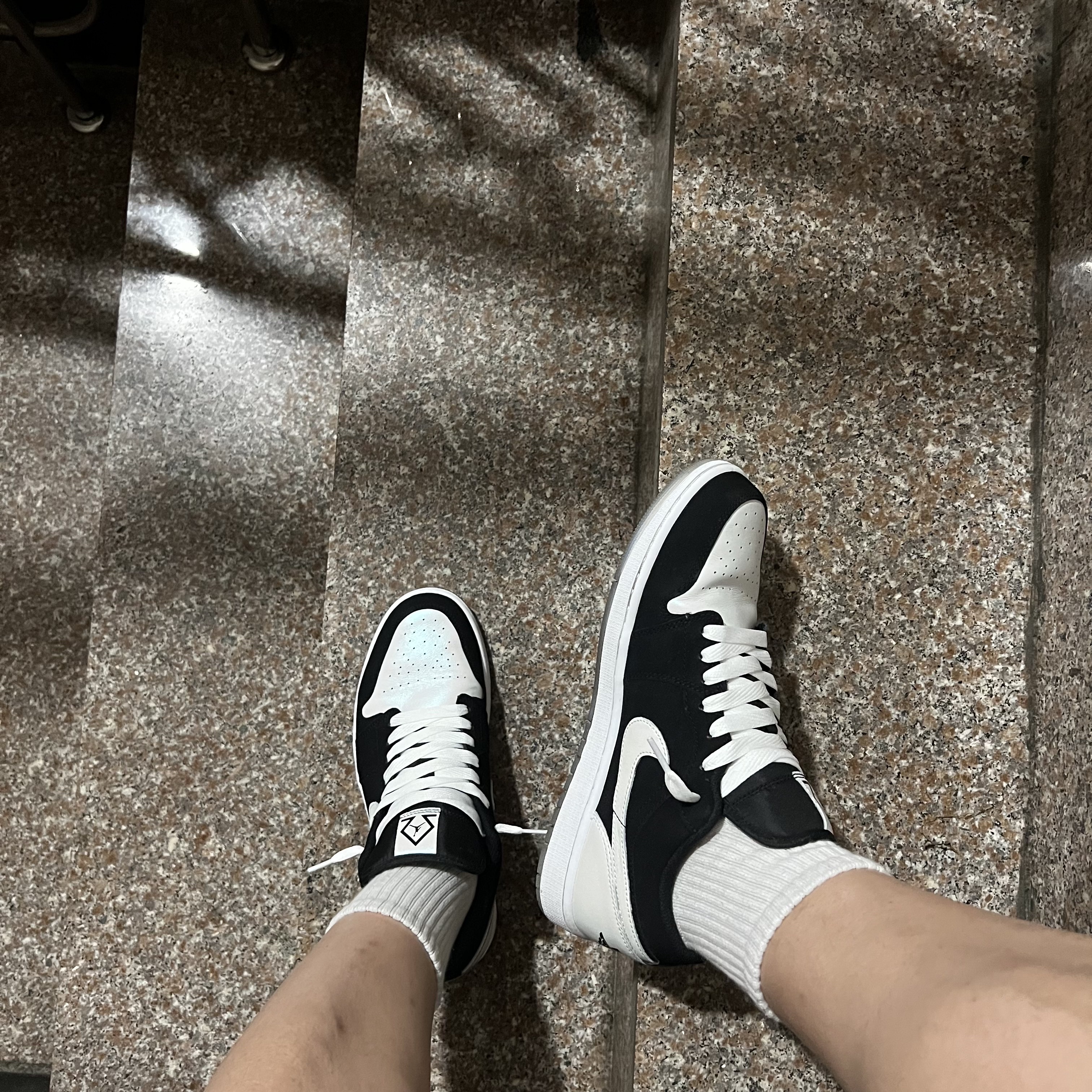 Jordan 1 Low SE Diamond 착용 스타일