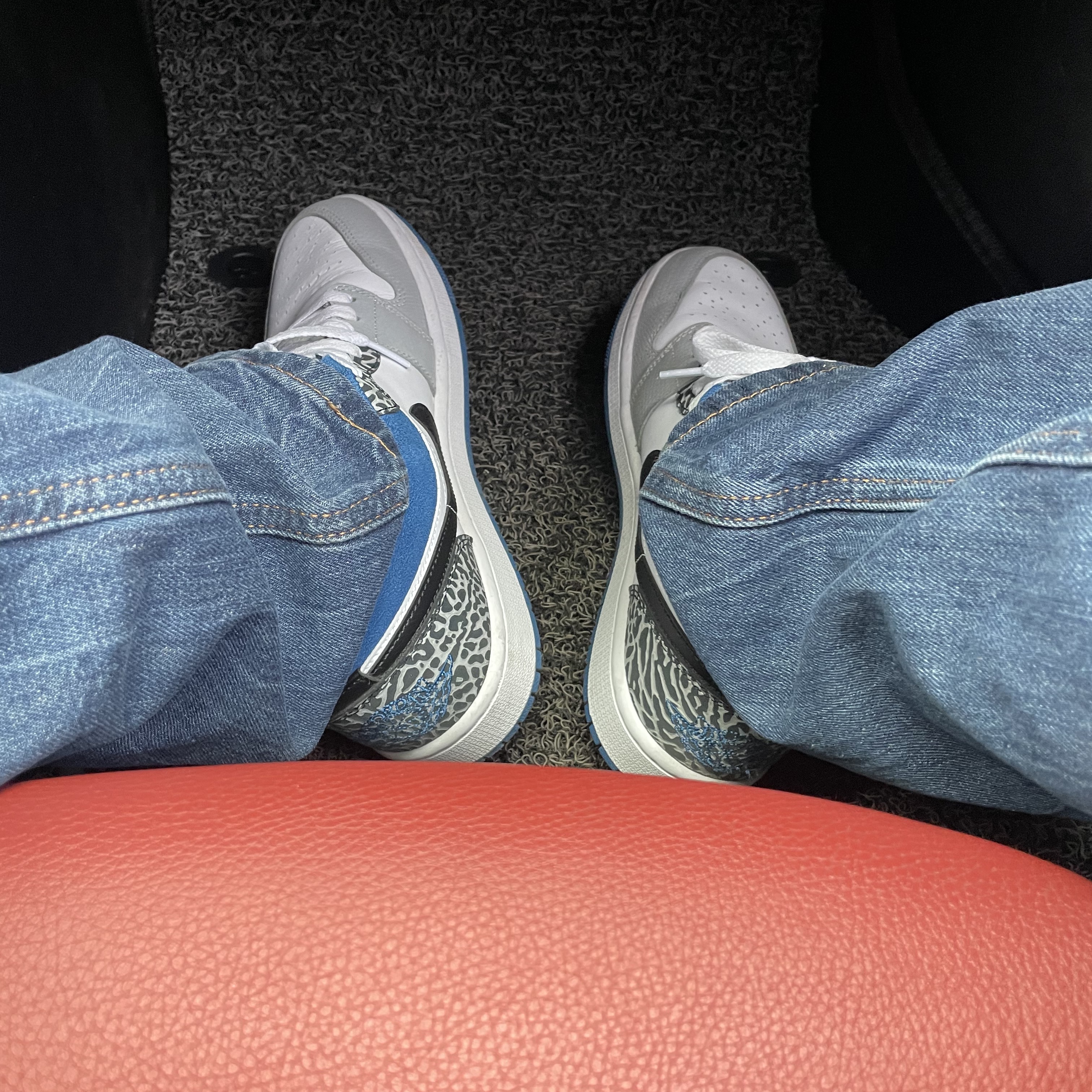 Jordan 1 Low SE White Cement Grey Blue 착용 스타일