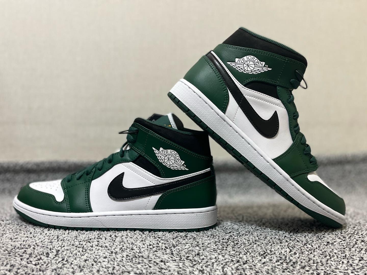 Jordan 1 Mid Sonics 2021 착용 스타일 - 1