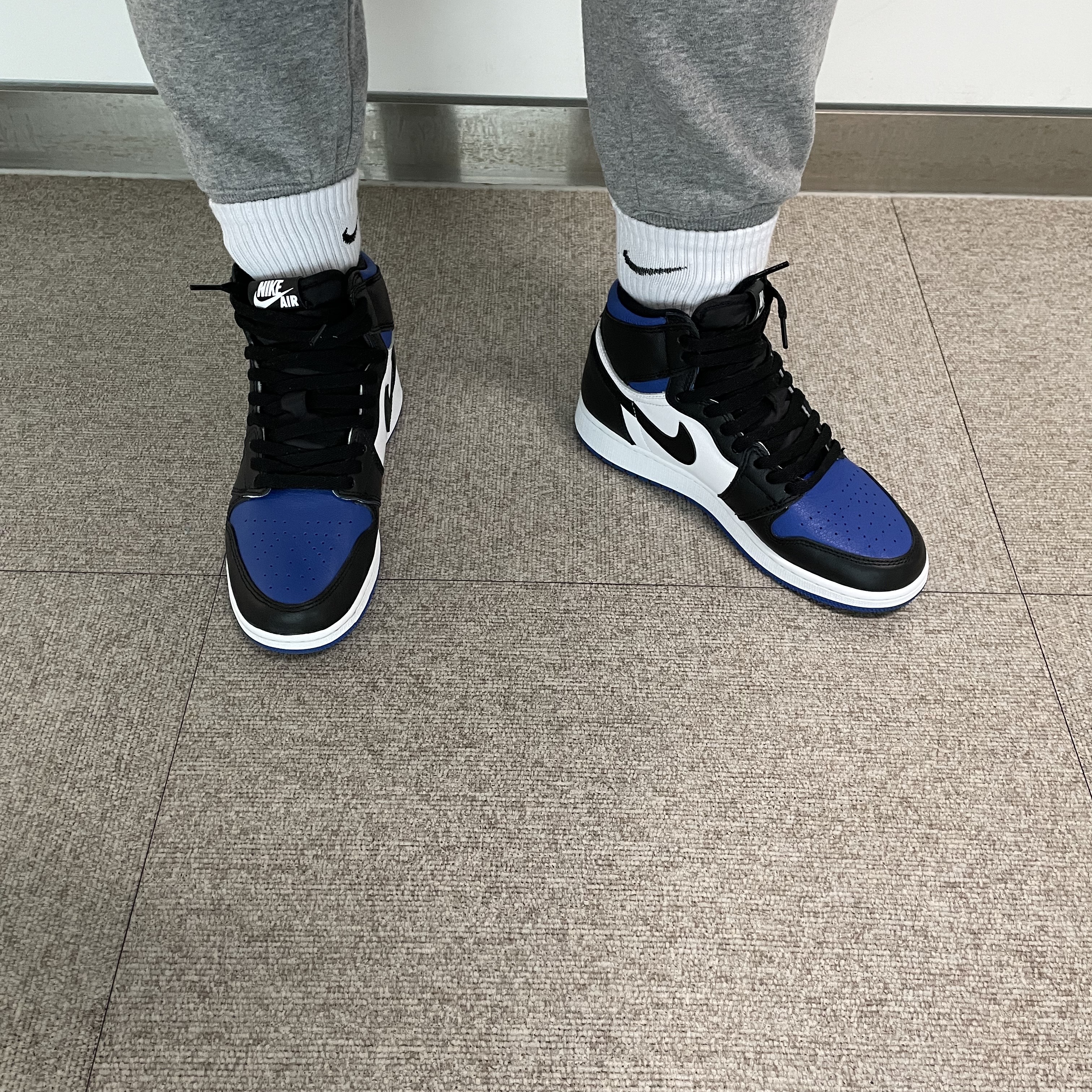 Jordan 1 Retro High OG Royal Toe 착용 스타일 - 1