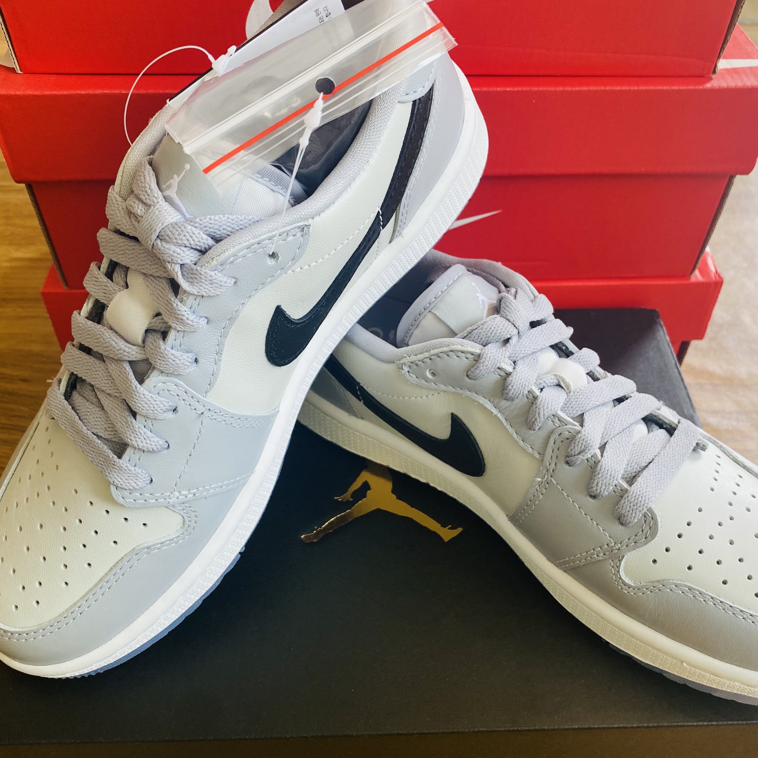 Jordan 1 Low Golf Wolf Grey 착용 스타일 - 2