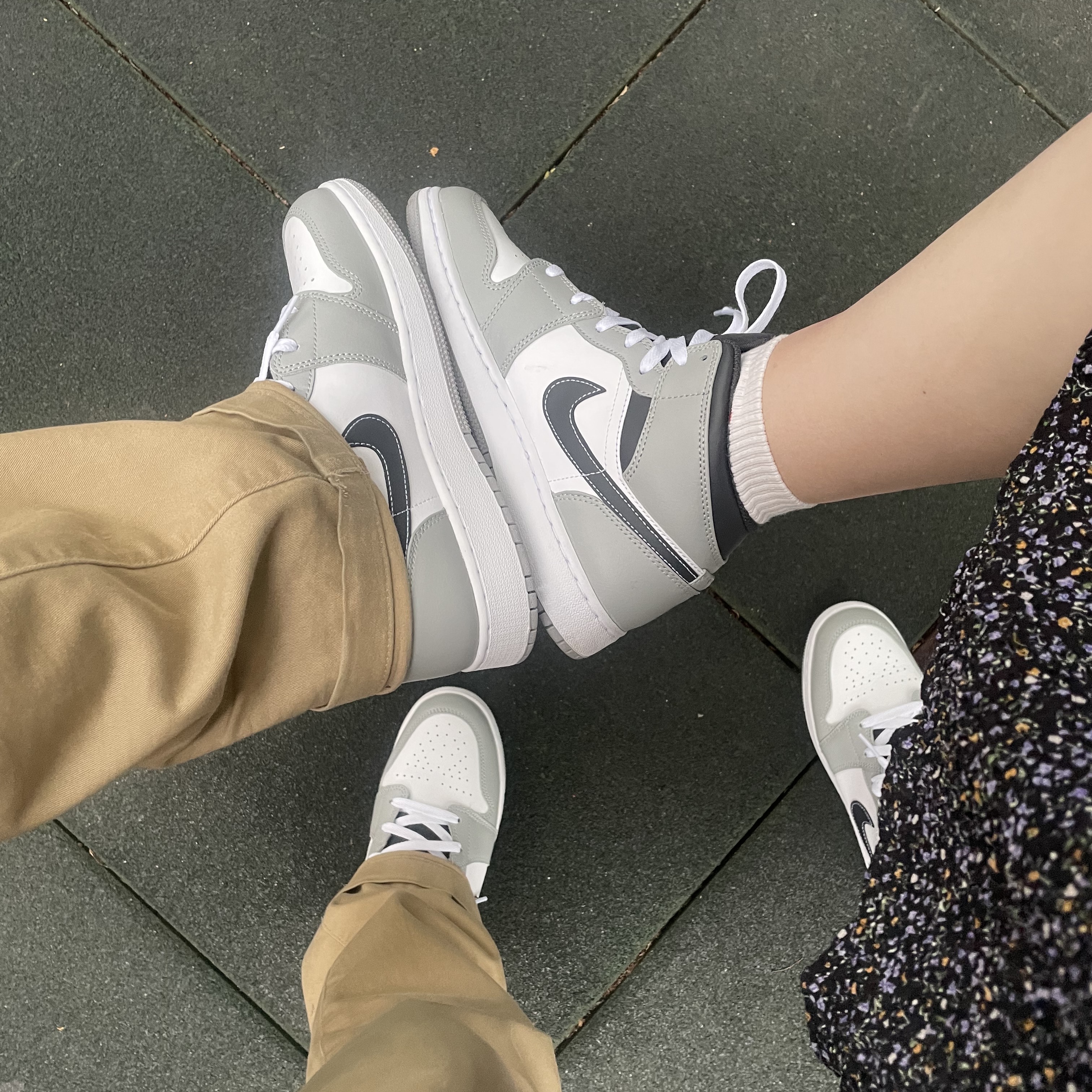 (GS) Jordan 1 Mid Light Smoke Grey Anthracite 착용 스타일 - 2