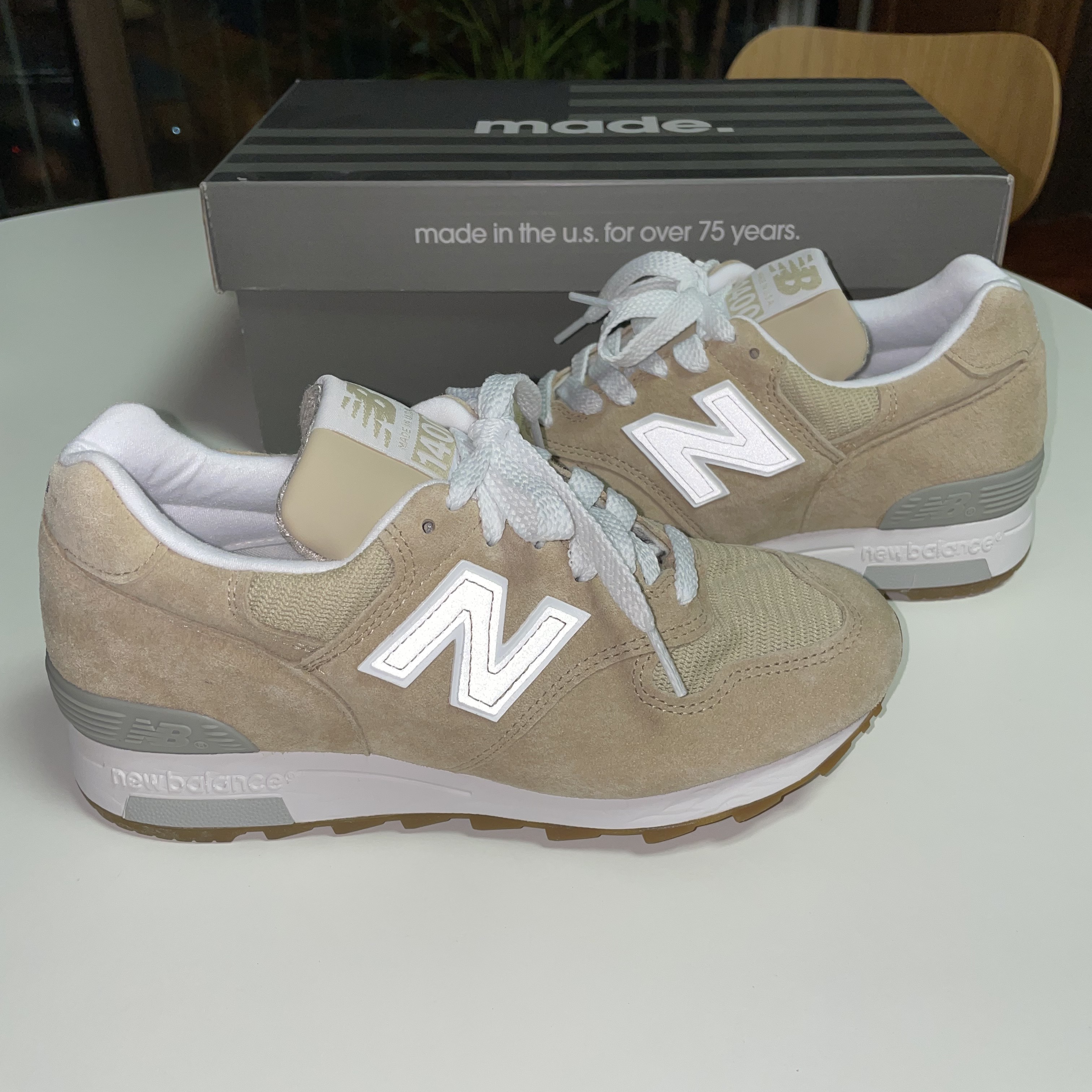 New Balance 1400 Made in USA Tan 착용 스타일 - 1