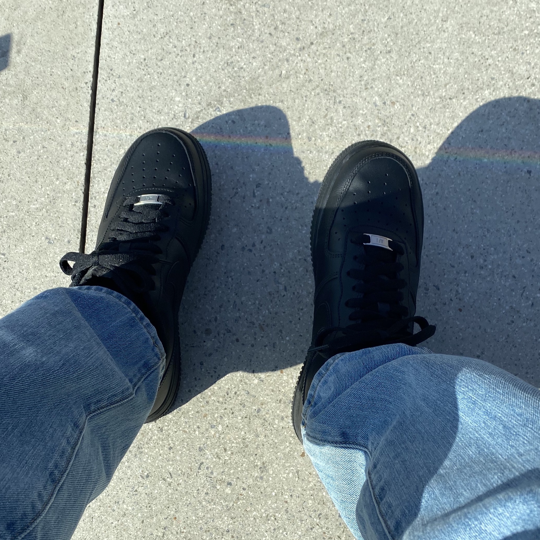 Nike Air Force 1 '07 Low Triple Black 착용 스타일
