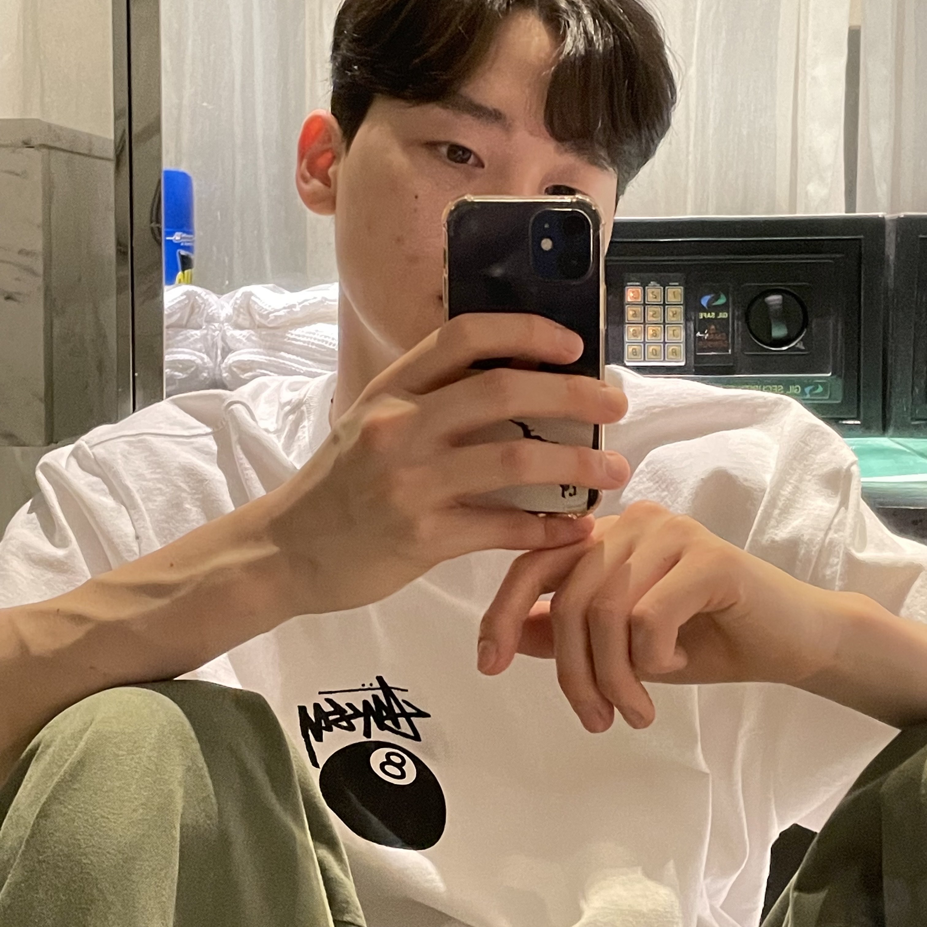 Stussy 8 Ball T-Shirt White - 22SS 착용 스타일