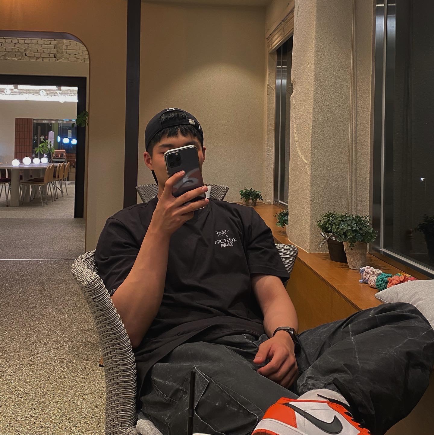 Palace x Arc'teryx T-Shirt Black - 20FW, Jordan 1 Low OG Starfish 착용 스타일 - 2