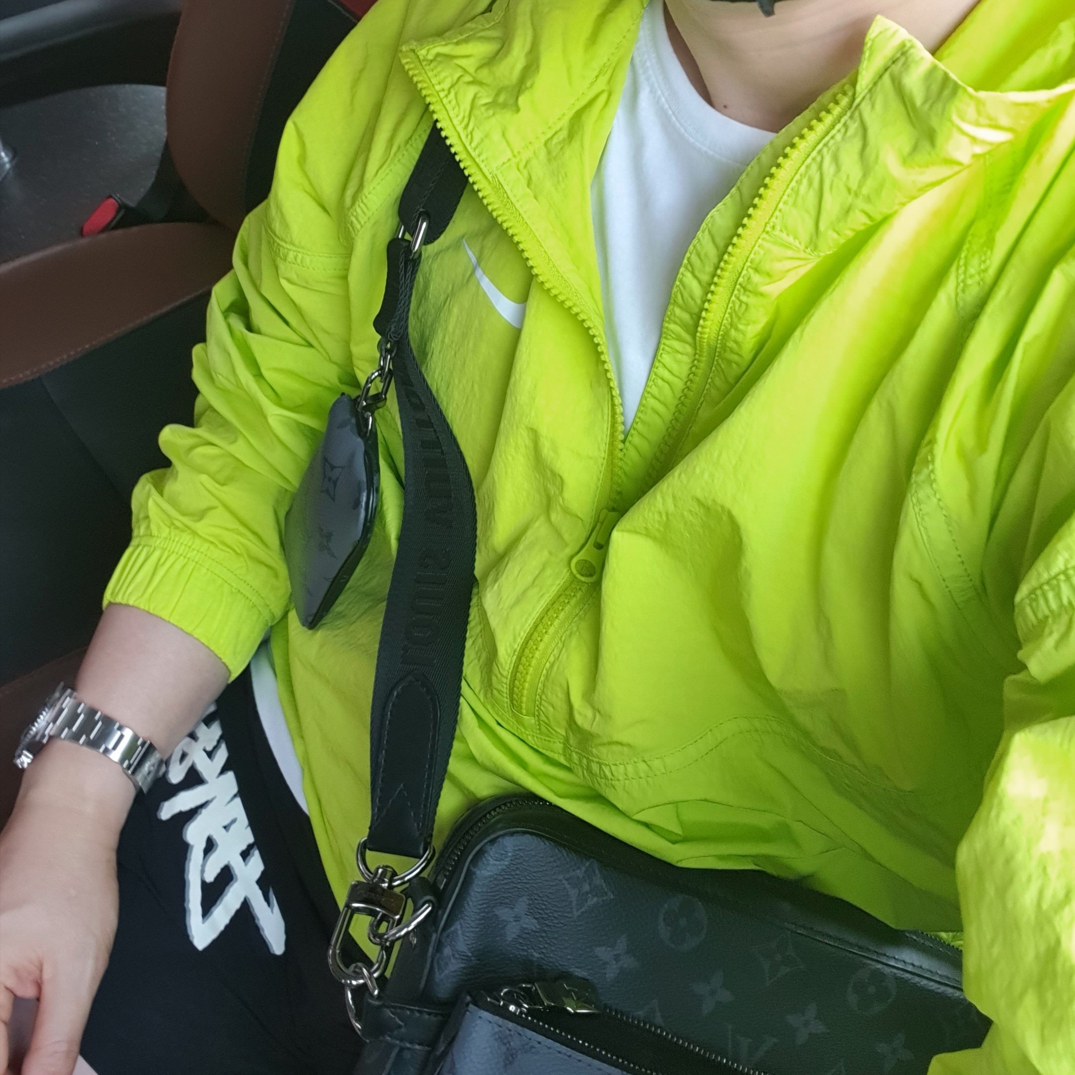 Nike x Stussy Windrunner Jacket Bright Cactus, Rolex Submariner Date 40mm 116610LN Black Oyster 착용 스타일