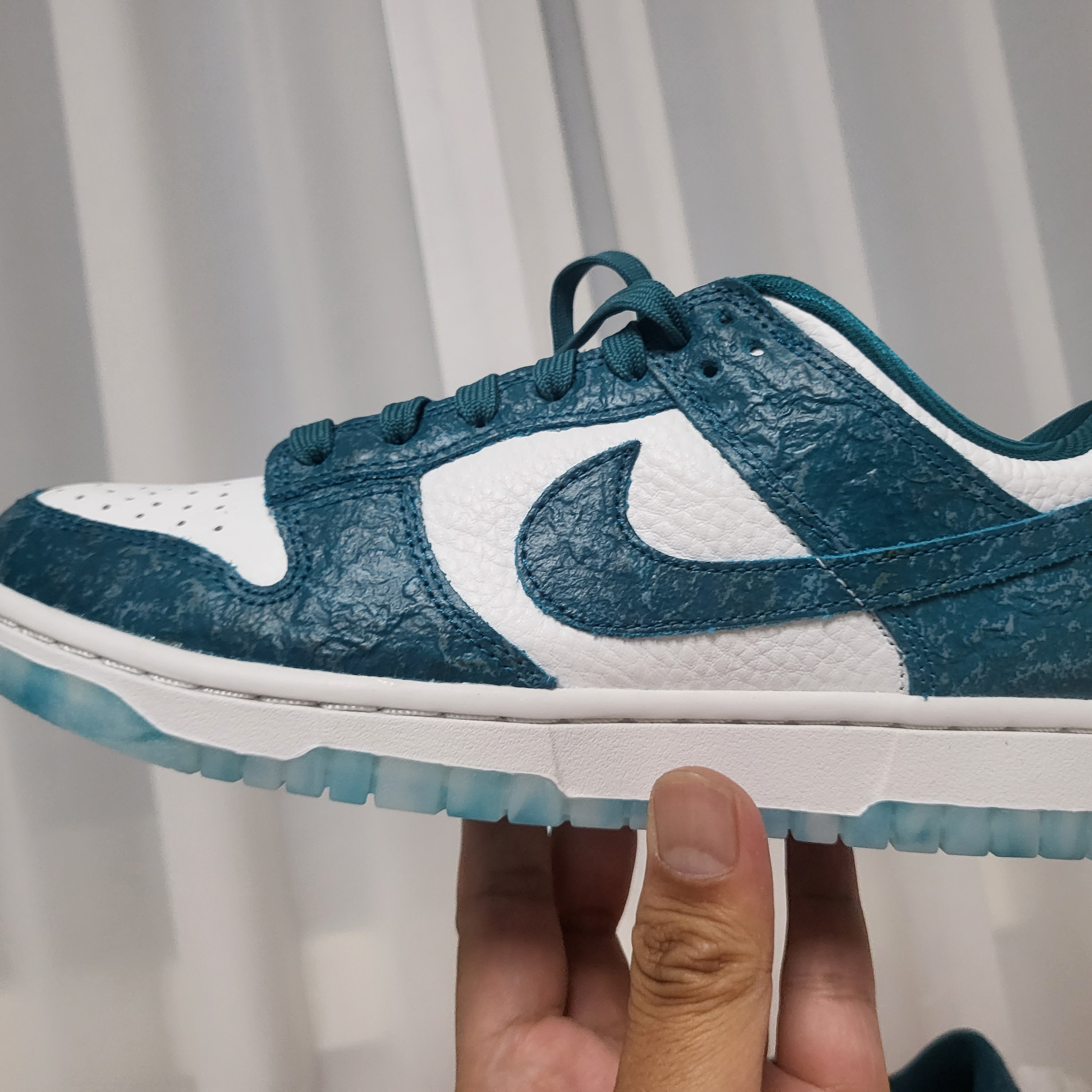 (W) Nike Dunk Low Ocean, Nike Dunk Low Retro SE Next Nature Nike Sun Club 착용 스타일 - 2