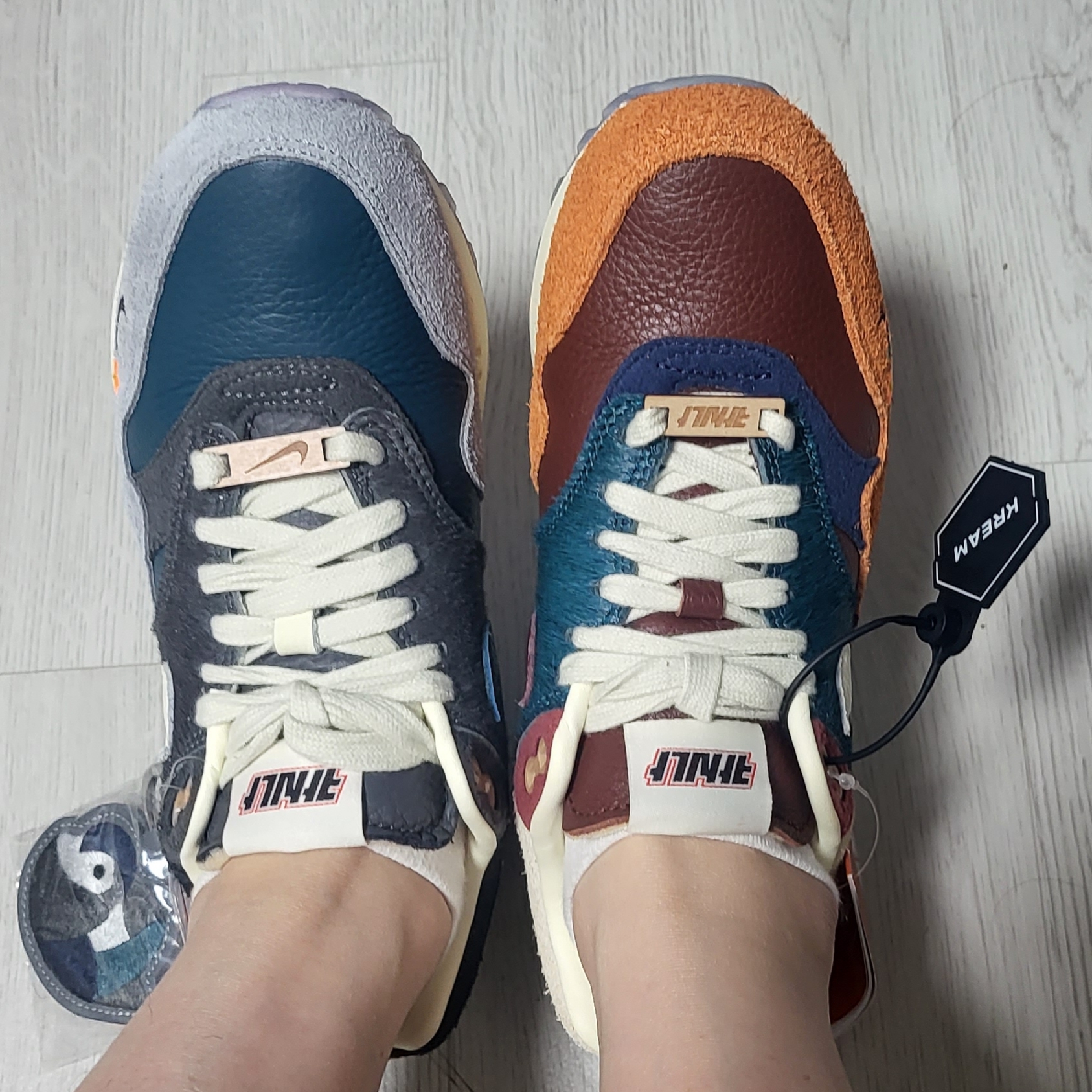 Nike x Kasina Air Max 1 SP Won-Ang Orange, Nike x Kasina Air Max 1 SP Won-Ang Particle Grey 착용 스타일