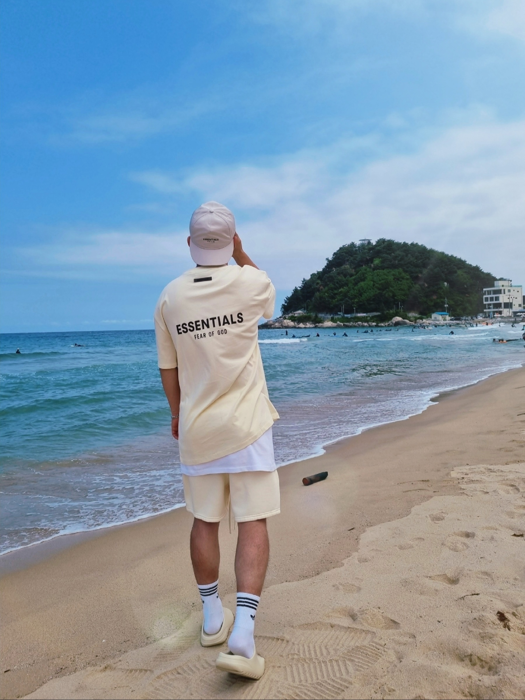 Essentials T-Shirt Cream - 21SS, Essentials Sweatshorts Cream - 21SS 착용 스타일