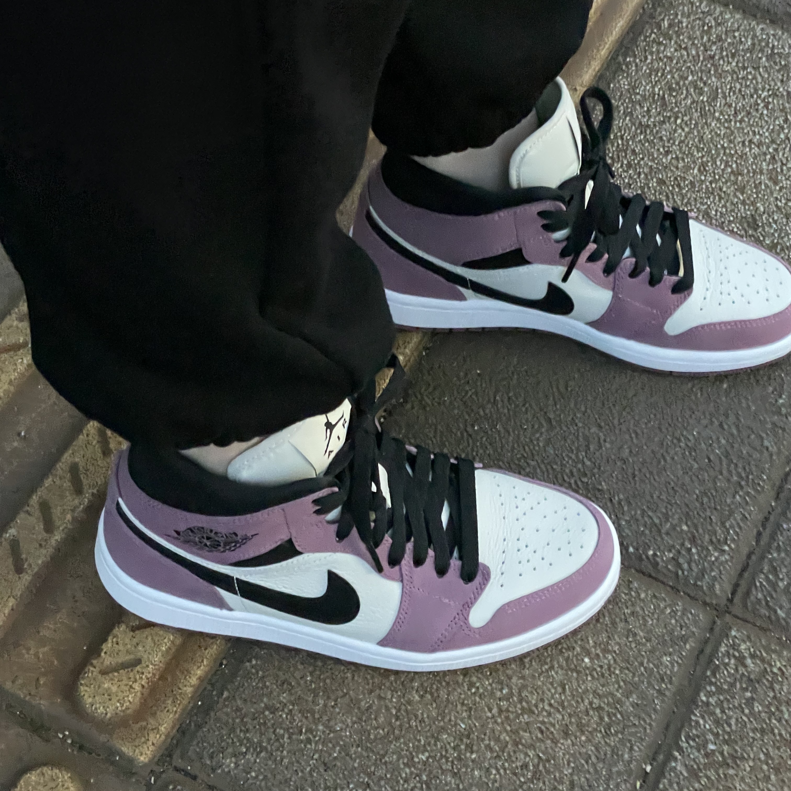 (W) Jordan 1 Mid SE Light Mulberry 착용 스타일