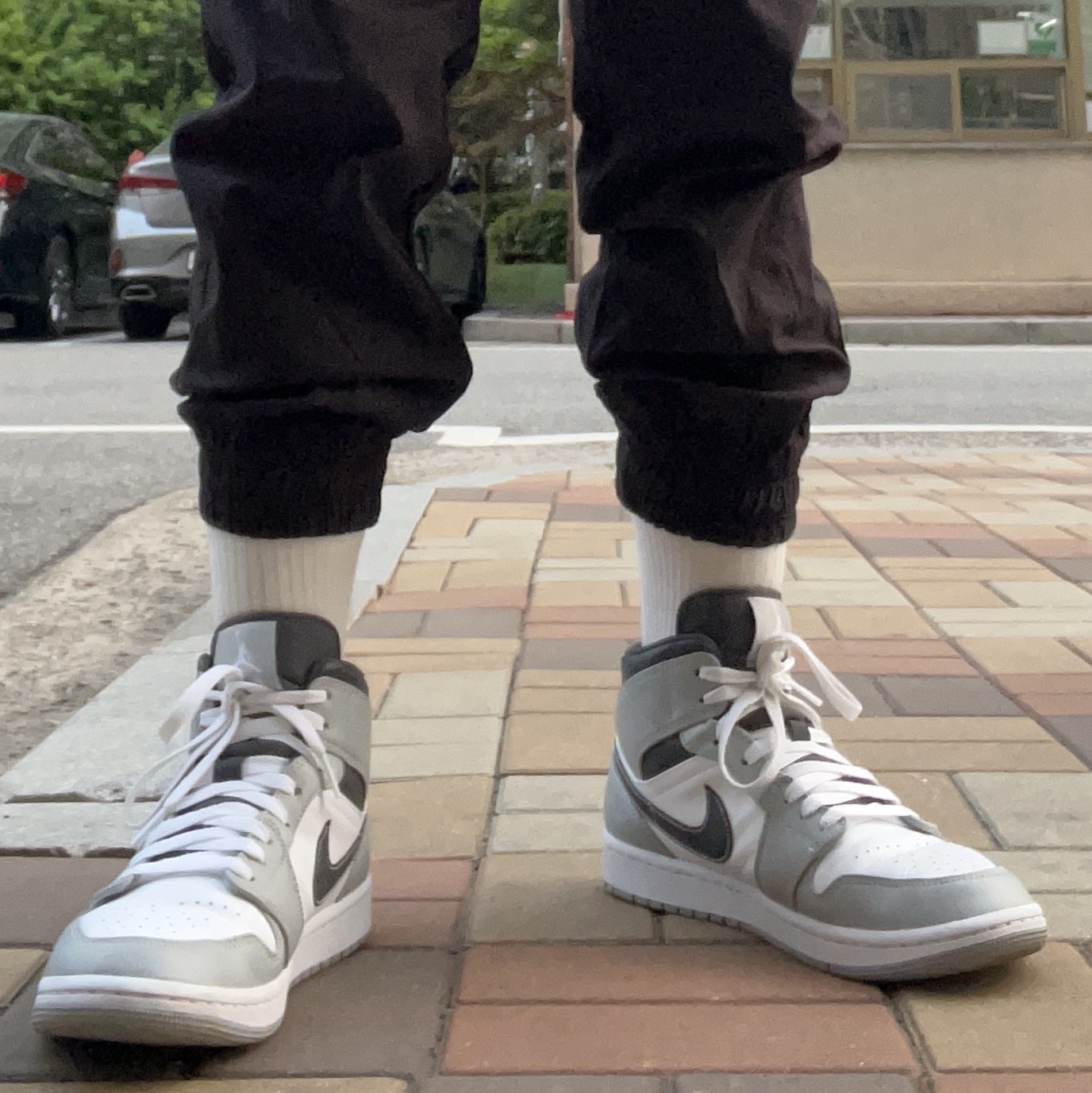 Jordan 1 Mid Light Smoke Grey Anthracite 착용 스타일