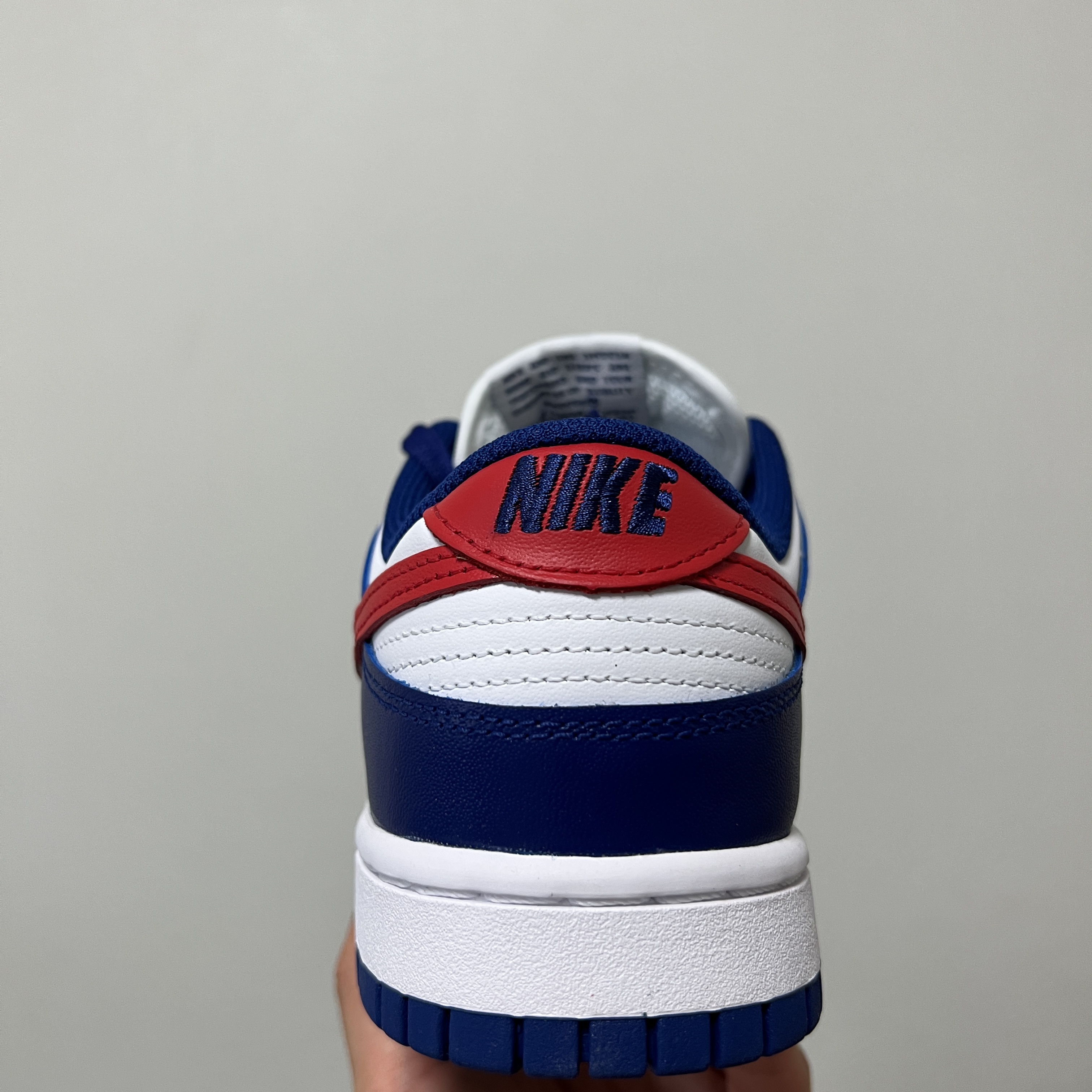(W) Nike Dunk Low White and University Red 착용 스타일 - 3