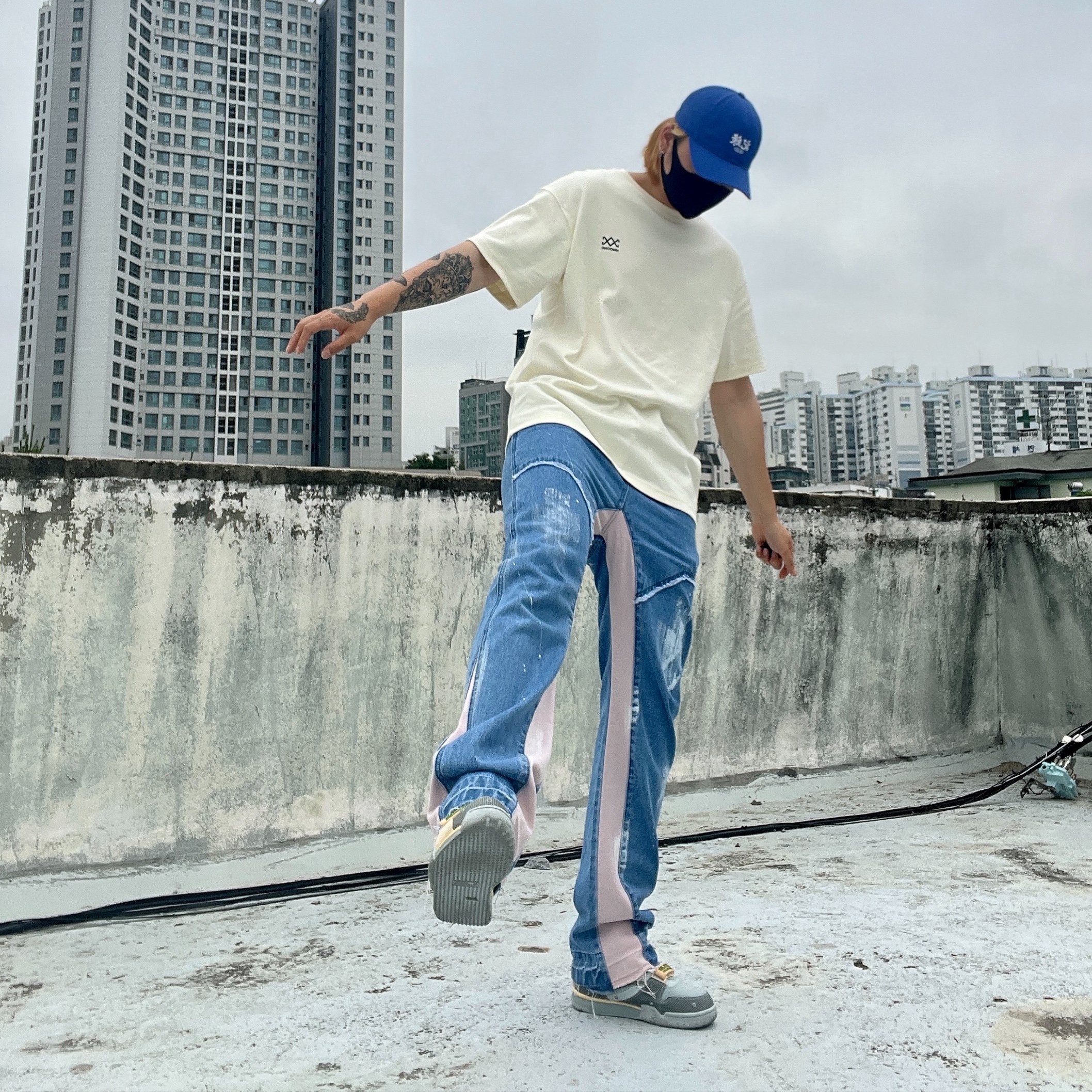 Nike x Travis Scott Nike Air Trainer 1 Grey Haze and Dusty Sage 착용 스타일