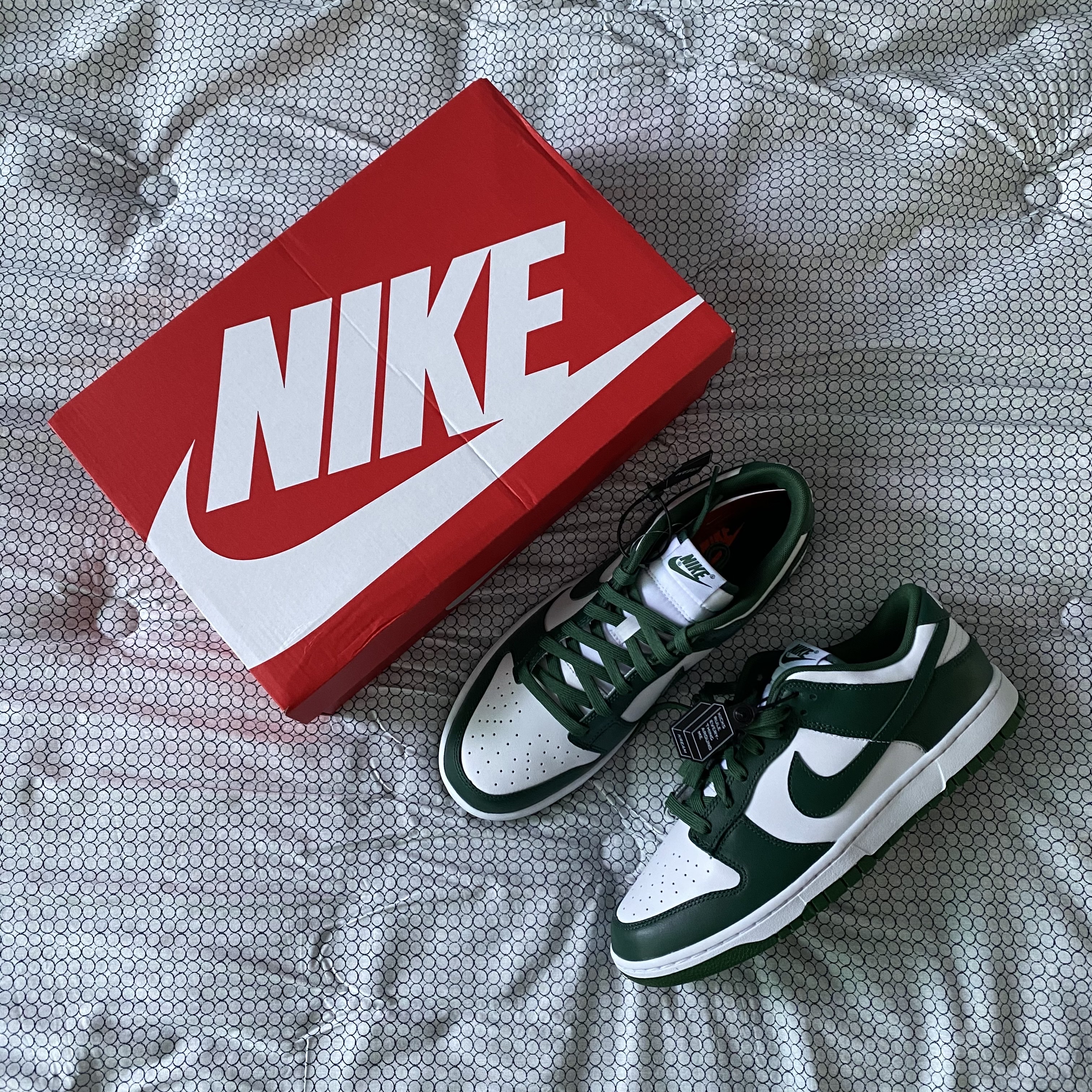 Nike Dunk Low Retro Varsity Green 착용 스타일
