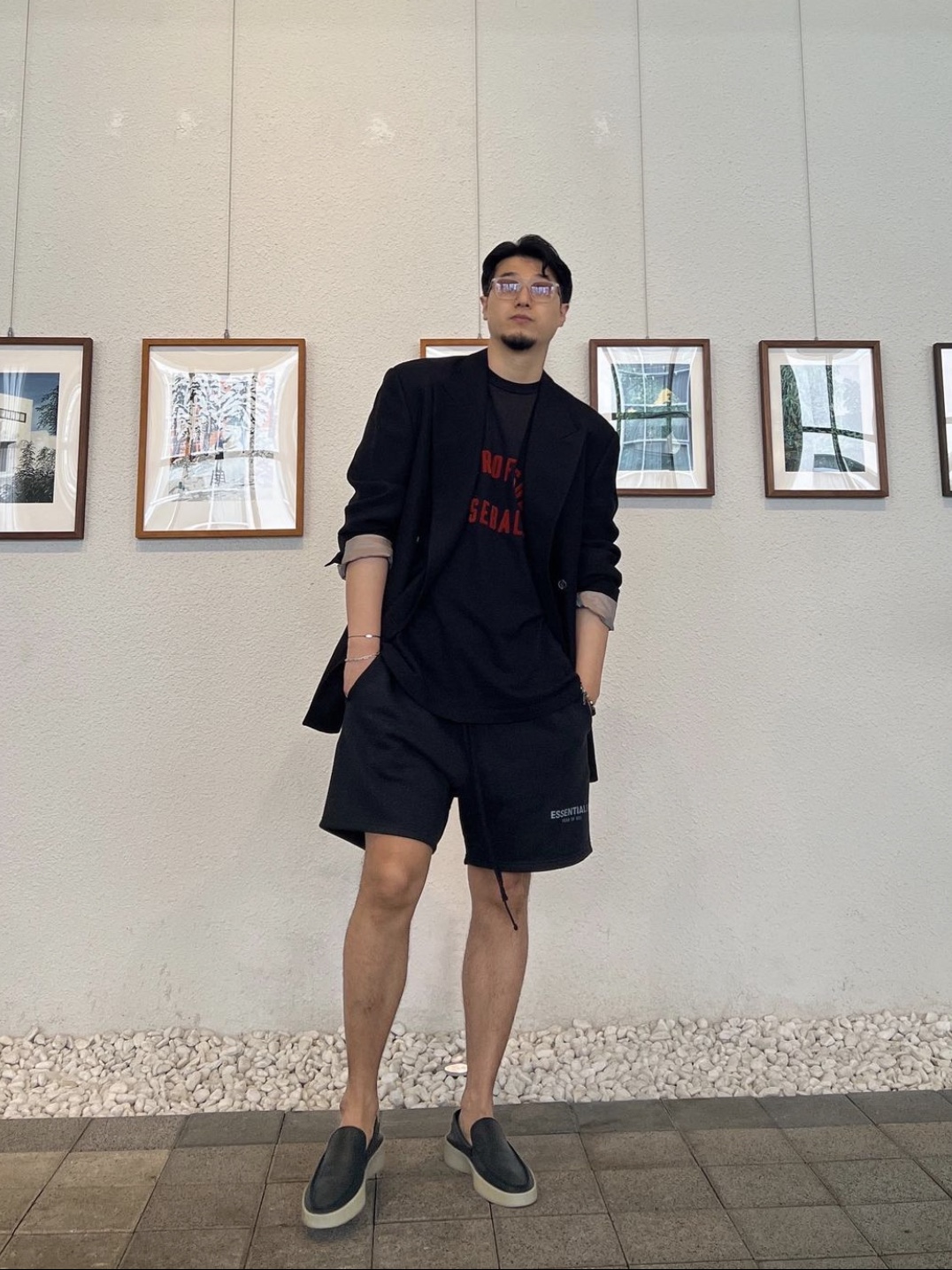 Essentials The Core Collection Sweatshorts Black, Fear of God Baseball T-Shirt Vintage Black 착용 스타일