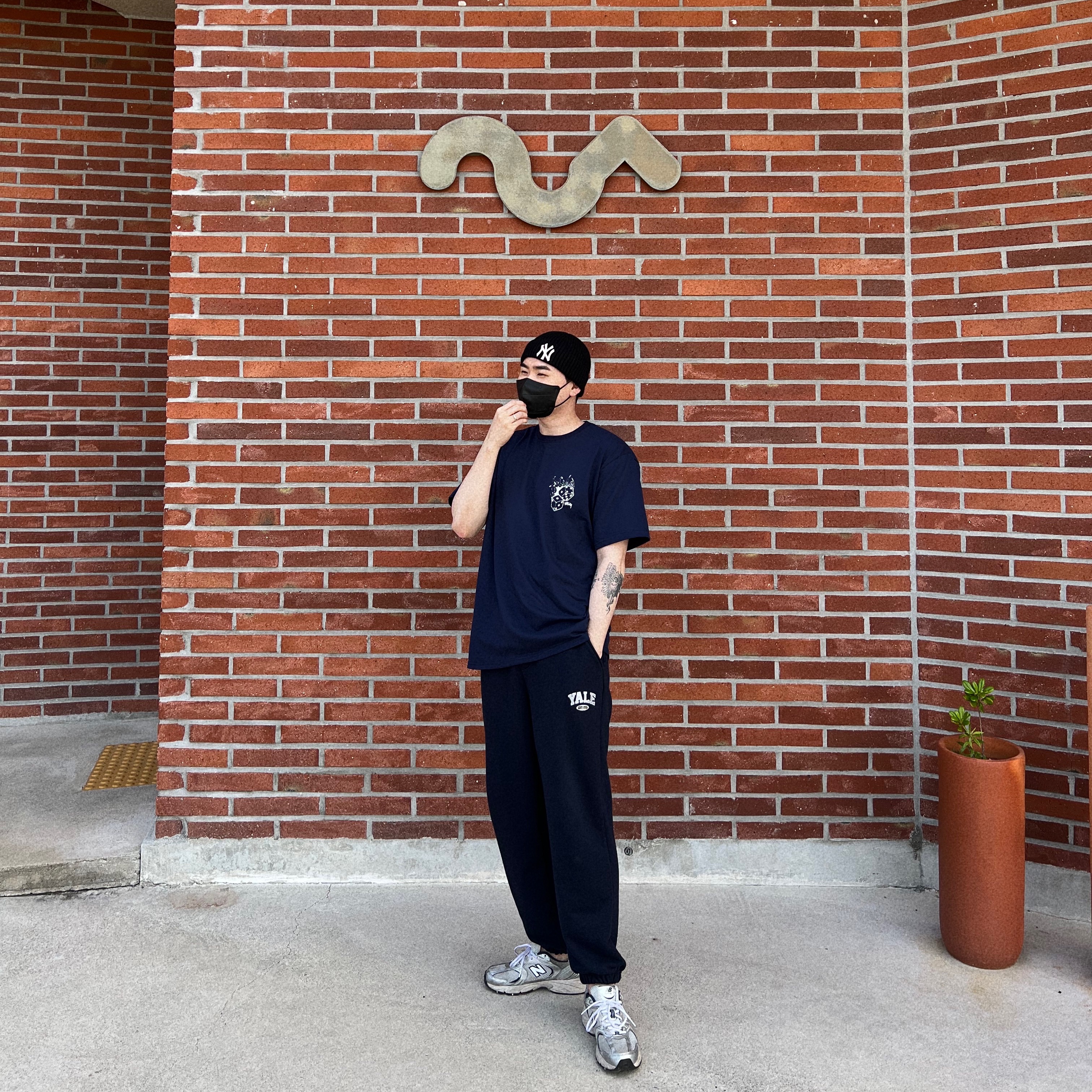 New Balance 530 Steel Grey, Stussy Fire Dice T-Shirt Navy 착용 스타일