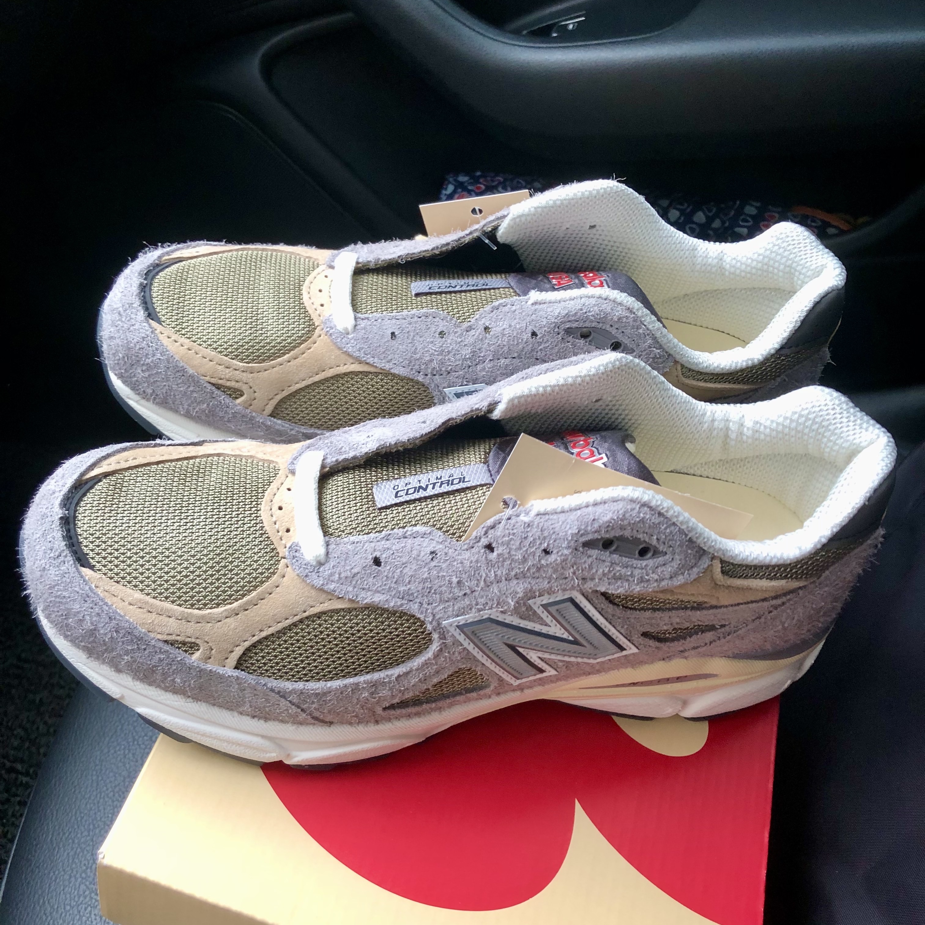 New Balance 990v3 Made in USA Marblehead Incense 착용 스타일 - 2
