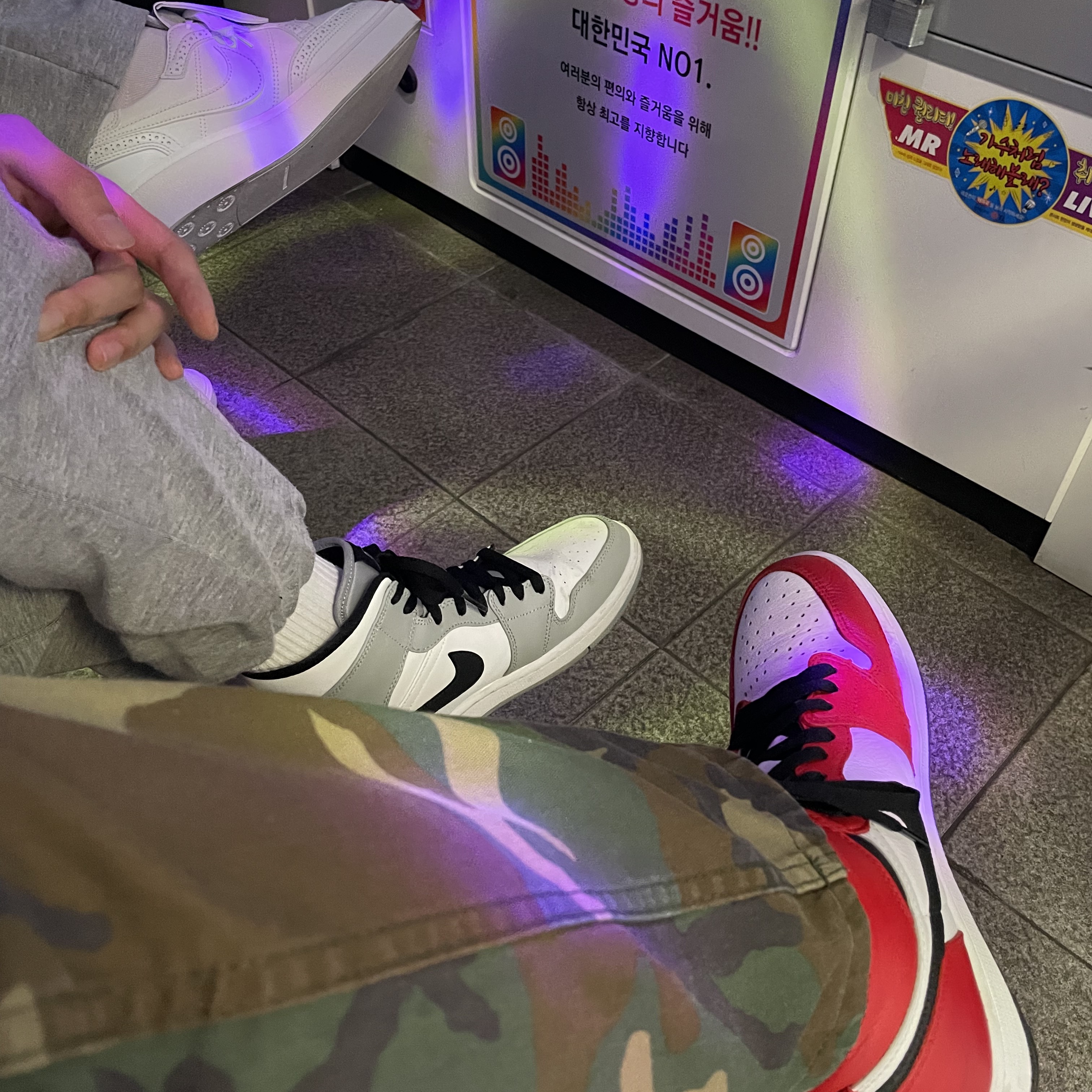 Nike x Peaceminusone Kwondo1 White, Jordan 1 Mid Light Smoke Grey Anthracite 착용 스타일