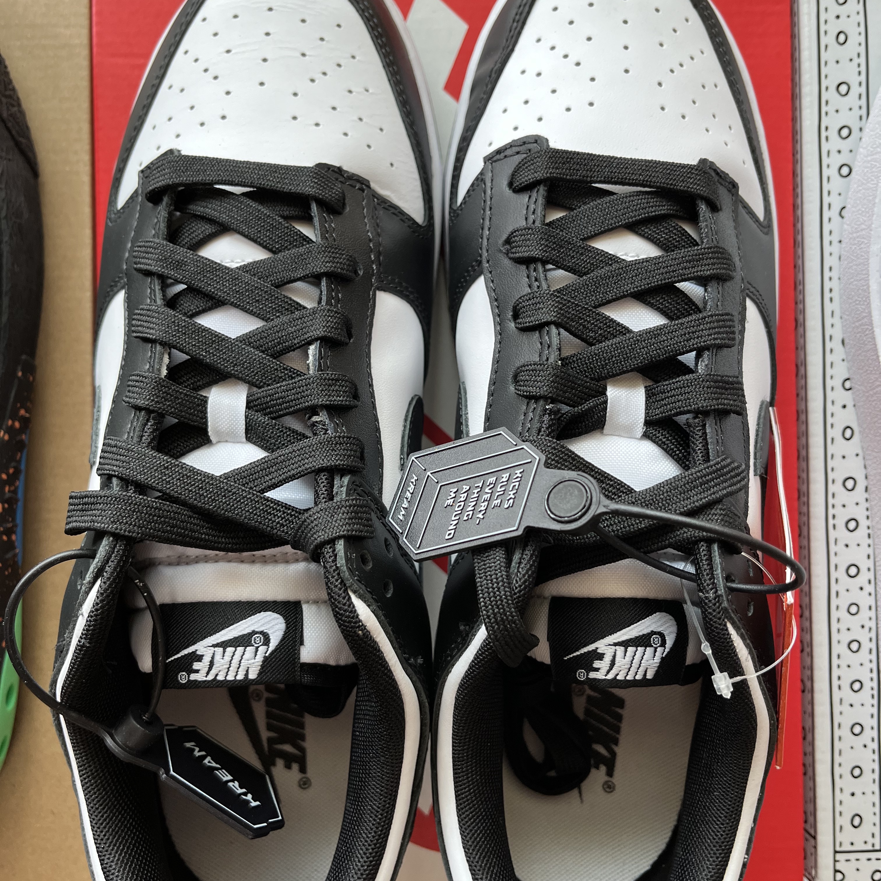 Nike x Peaceminusone Kwondo1 White, Nike Dunk Low Retro Black 착용 스타일 - 3
