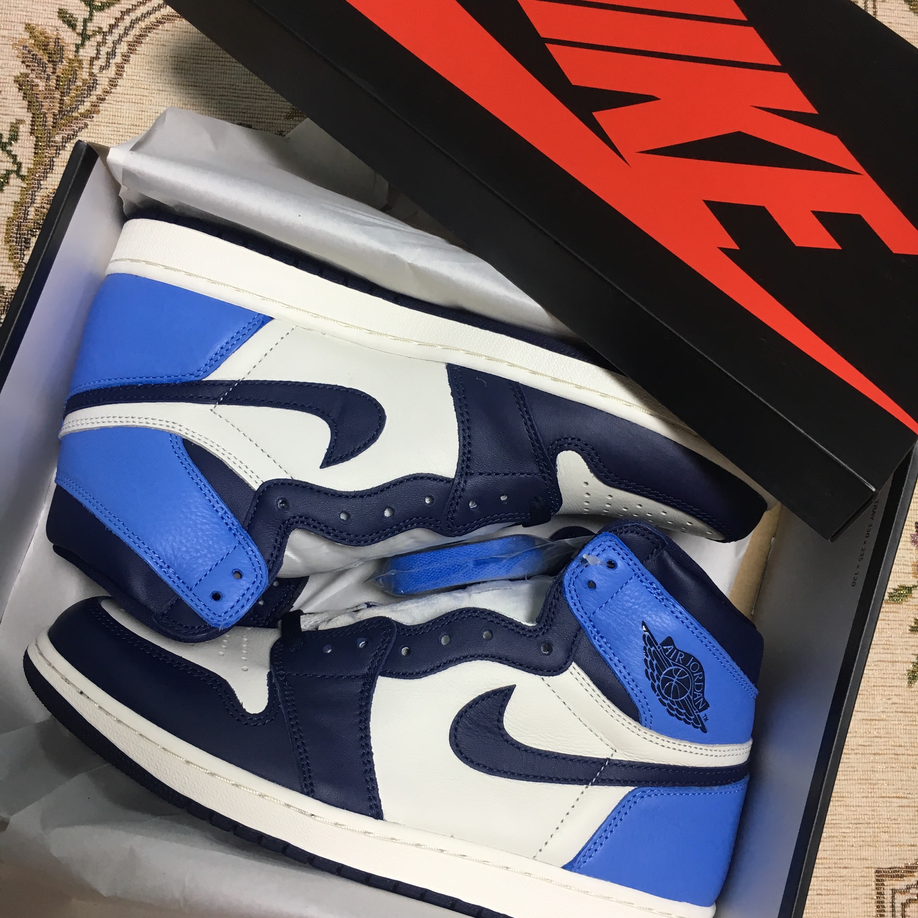 Jordan 1 Retro High Obsidian UNC 착용 스타일