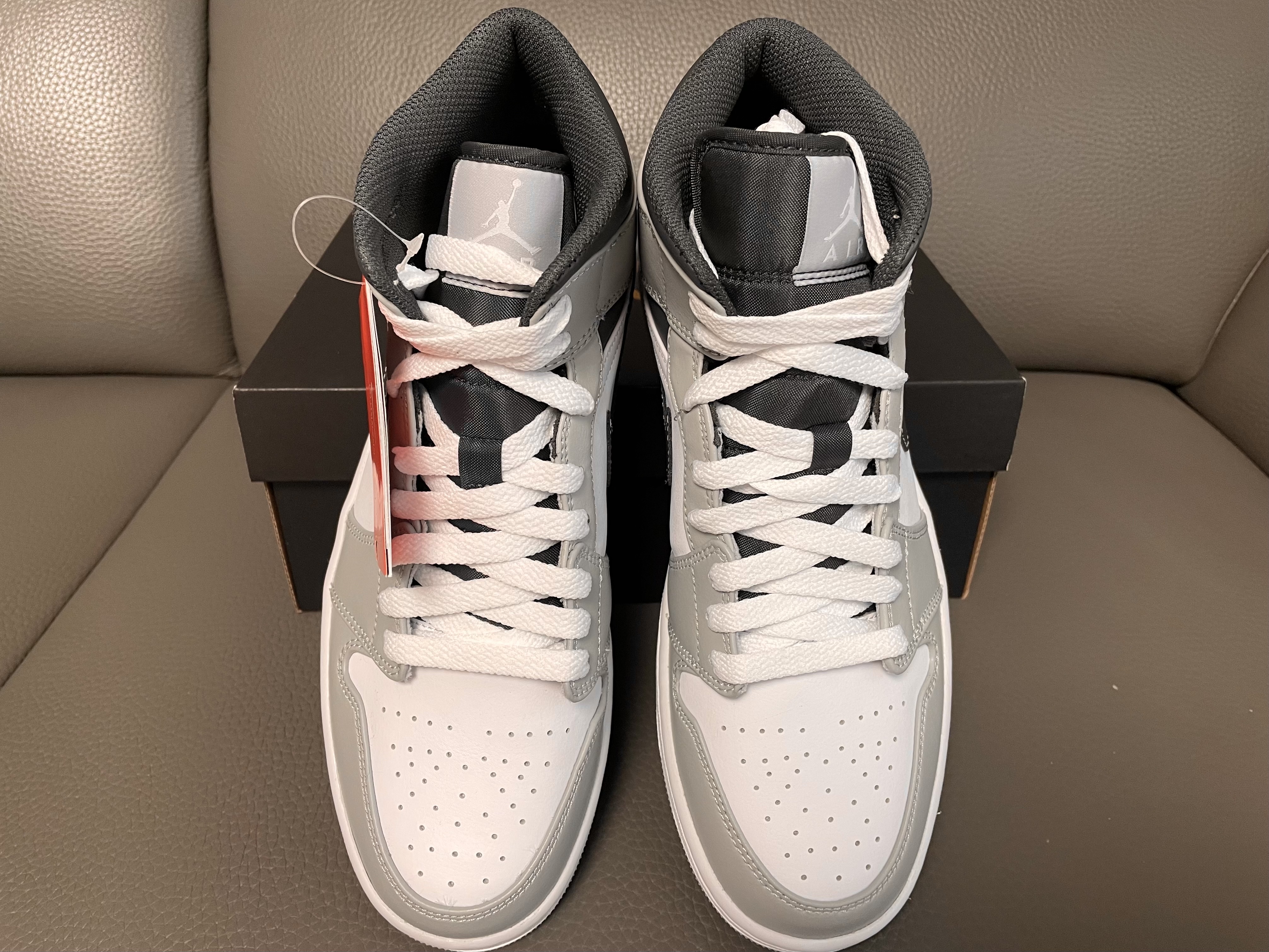Jordan 1 Mid Light Smoke Grey Anthracite 착용 스타일 - 3