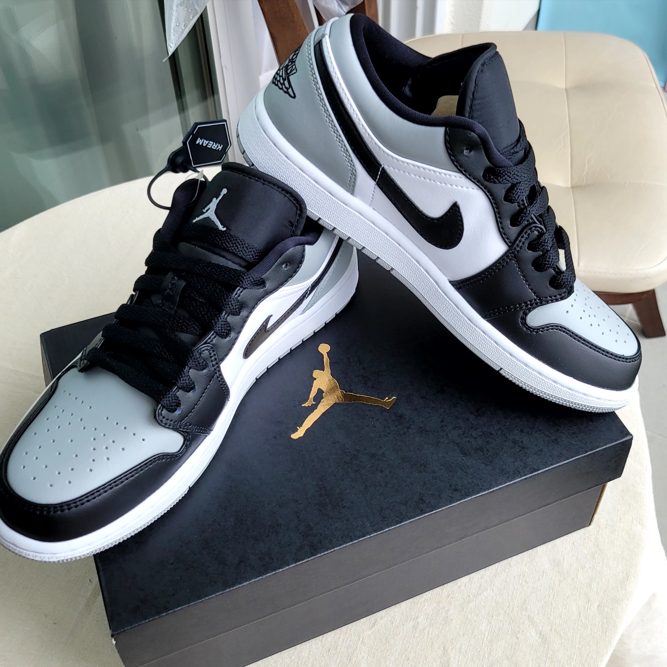 Jordan 1 Low Light Smoke Grey Black 착용 스타일