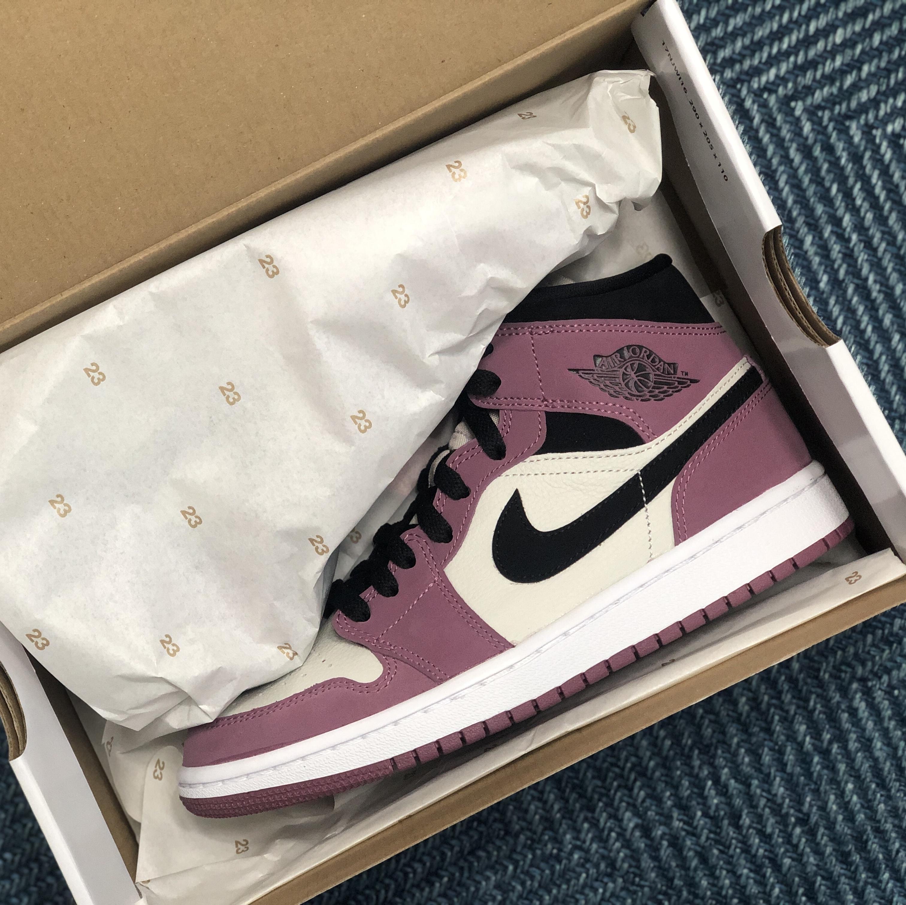 (W) Jordan 1 Mid SE Light Mulberry 착용 스타일