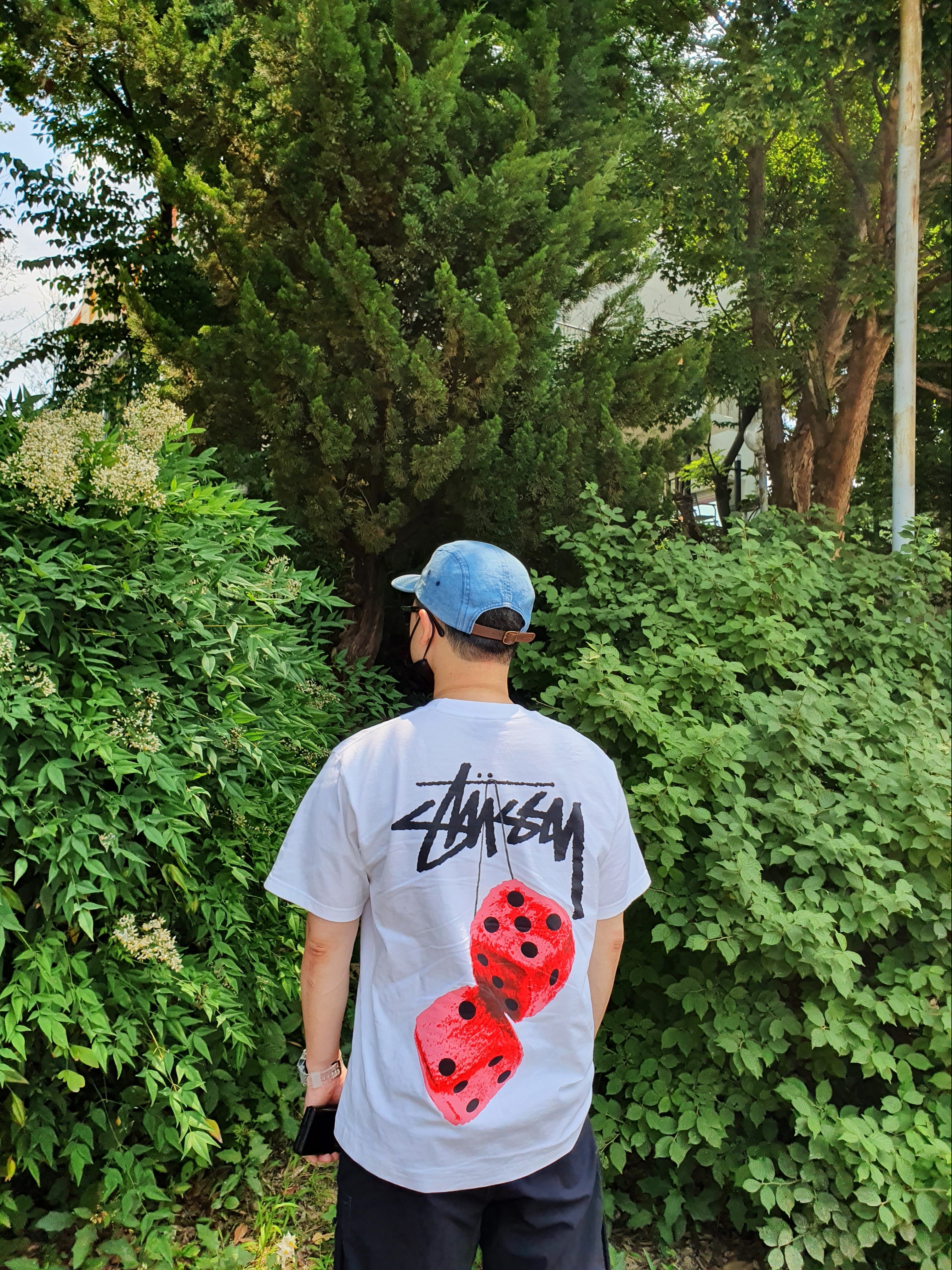 Supreme Washed Chino Twill Camp Cap Denim - 21FW, Stussy Fuzzy Dice T-Shirt White 착용 스타일