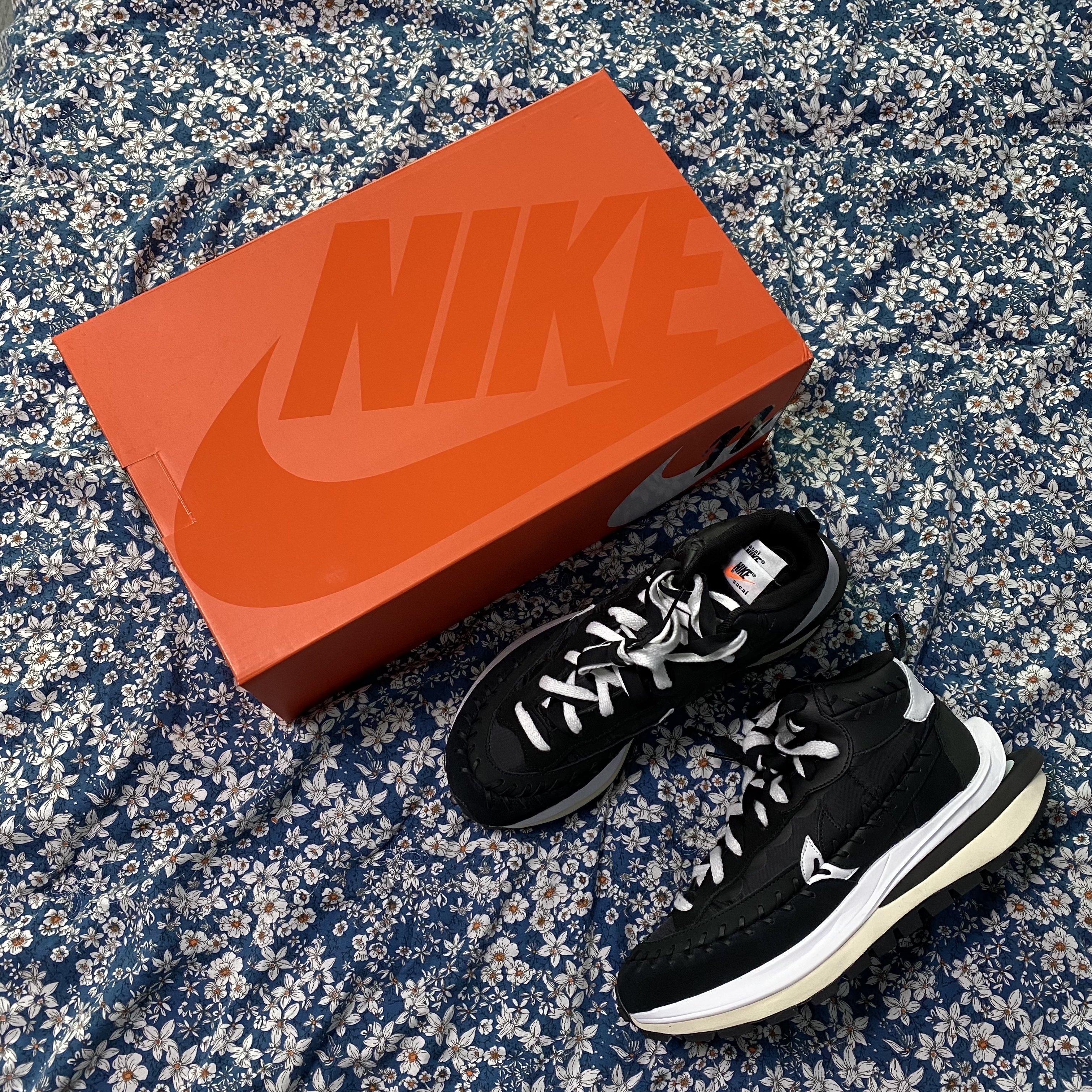 Nike x Sacai x Jean Paul Gaultier VaporWaffle Black White 착용 스타일