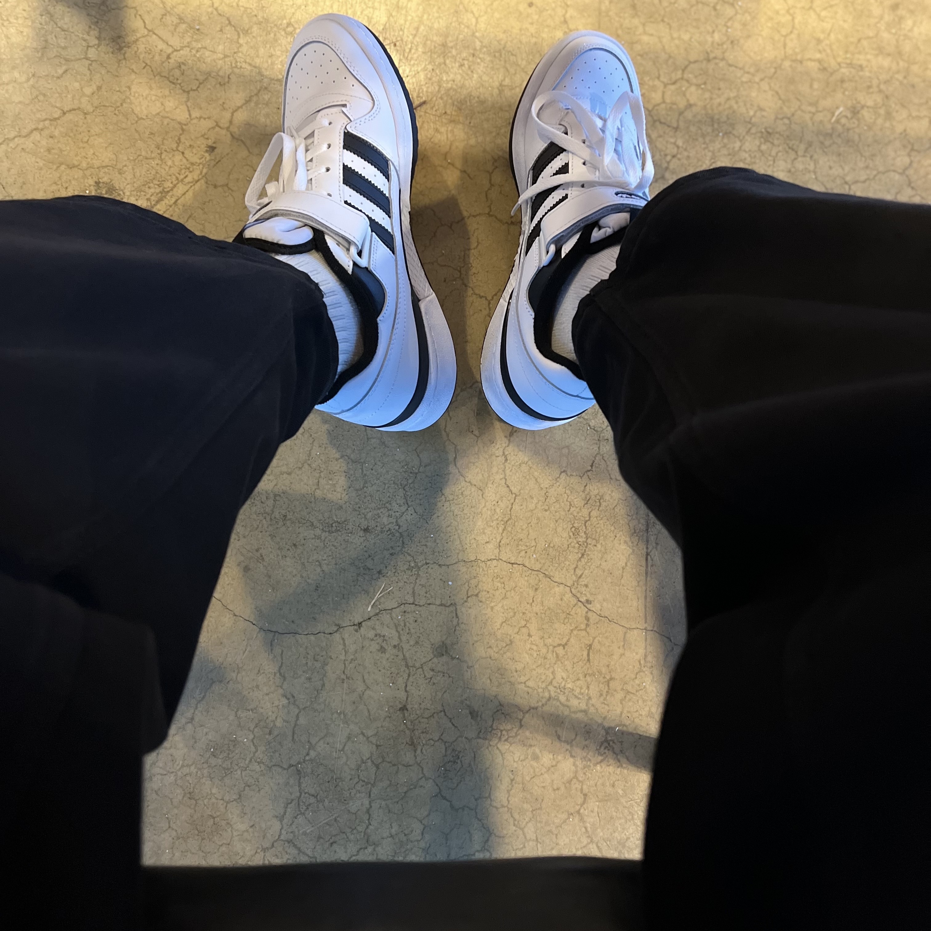 Adidas Forum Low White Black 착용 스타일