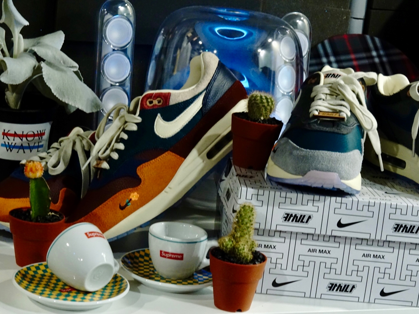 Nike x Kasina Air Max 1 SP Won-Ang Particle Grey, Nike x Kasina Air Max 1 SP Won-Ang Orange 착용 스타일
