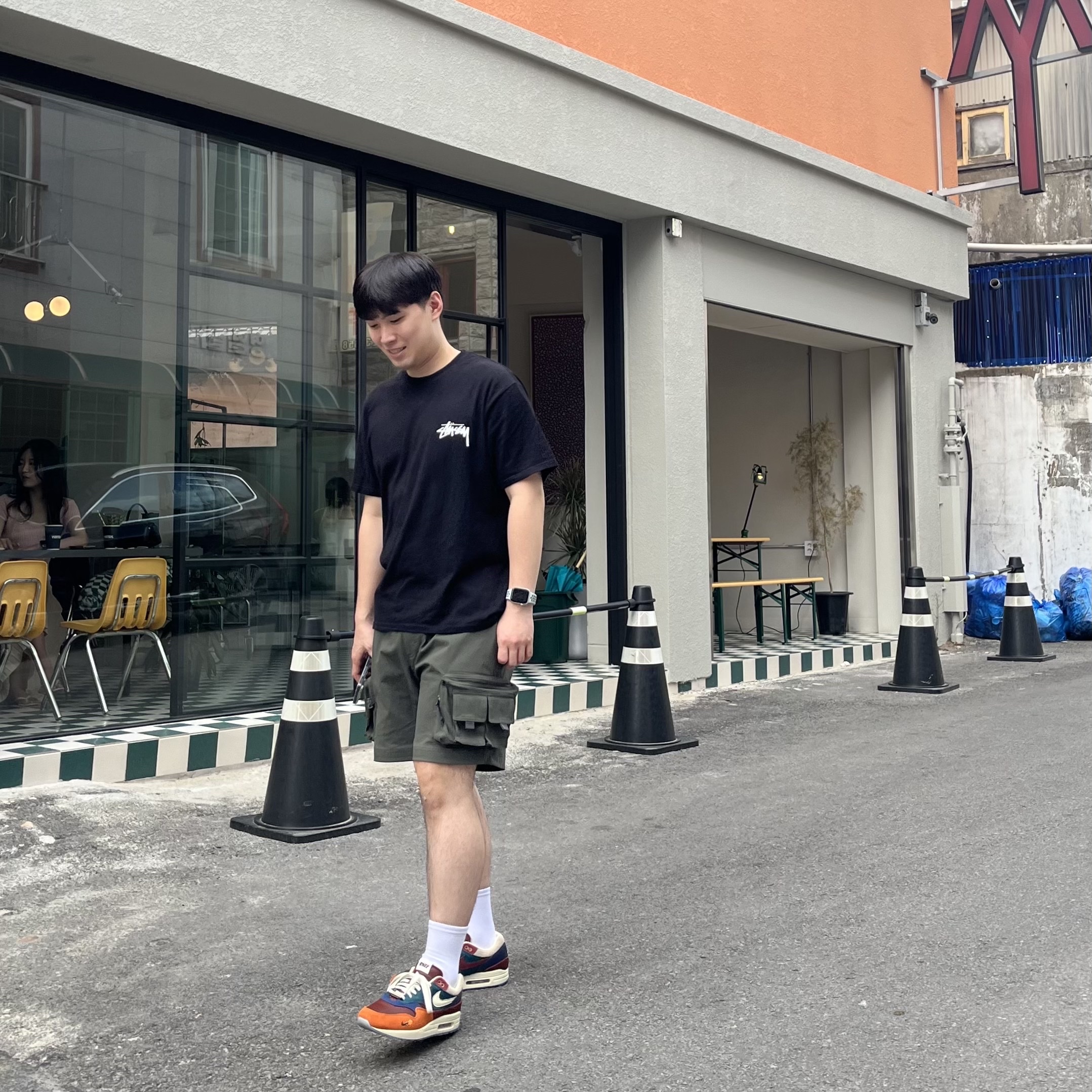 Nike x Kasina Air Max 1 SP Won-Ang Orange, Nike ACG Cargo Shorts Sequoia - Asia 착용 스타일