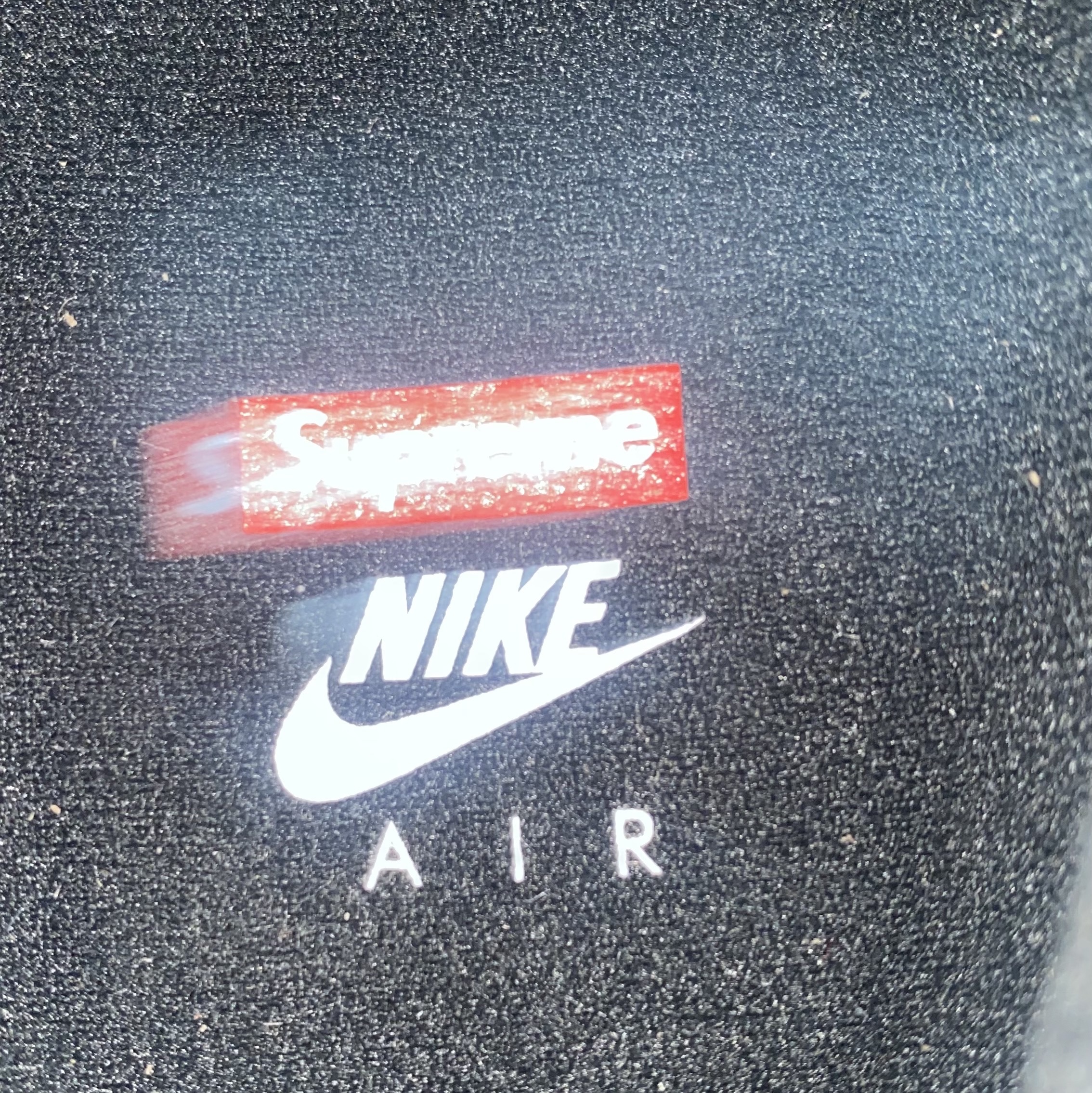 Nike x Supreme Air Force 1 Low Black 착용 스타일 - 1