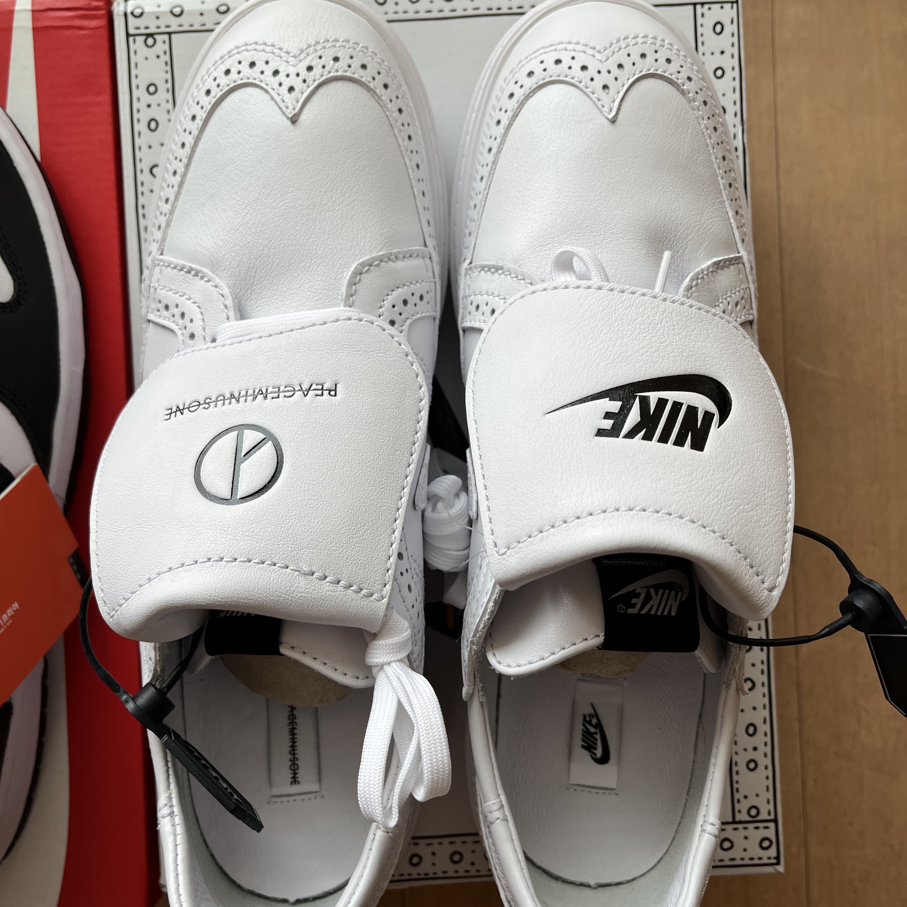 Nike x Peaceminusone Kwondo1 White, Nike Dunk Low Retro Black 착용 스타일 - 2