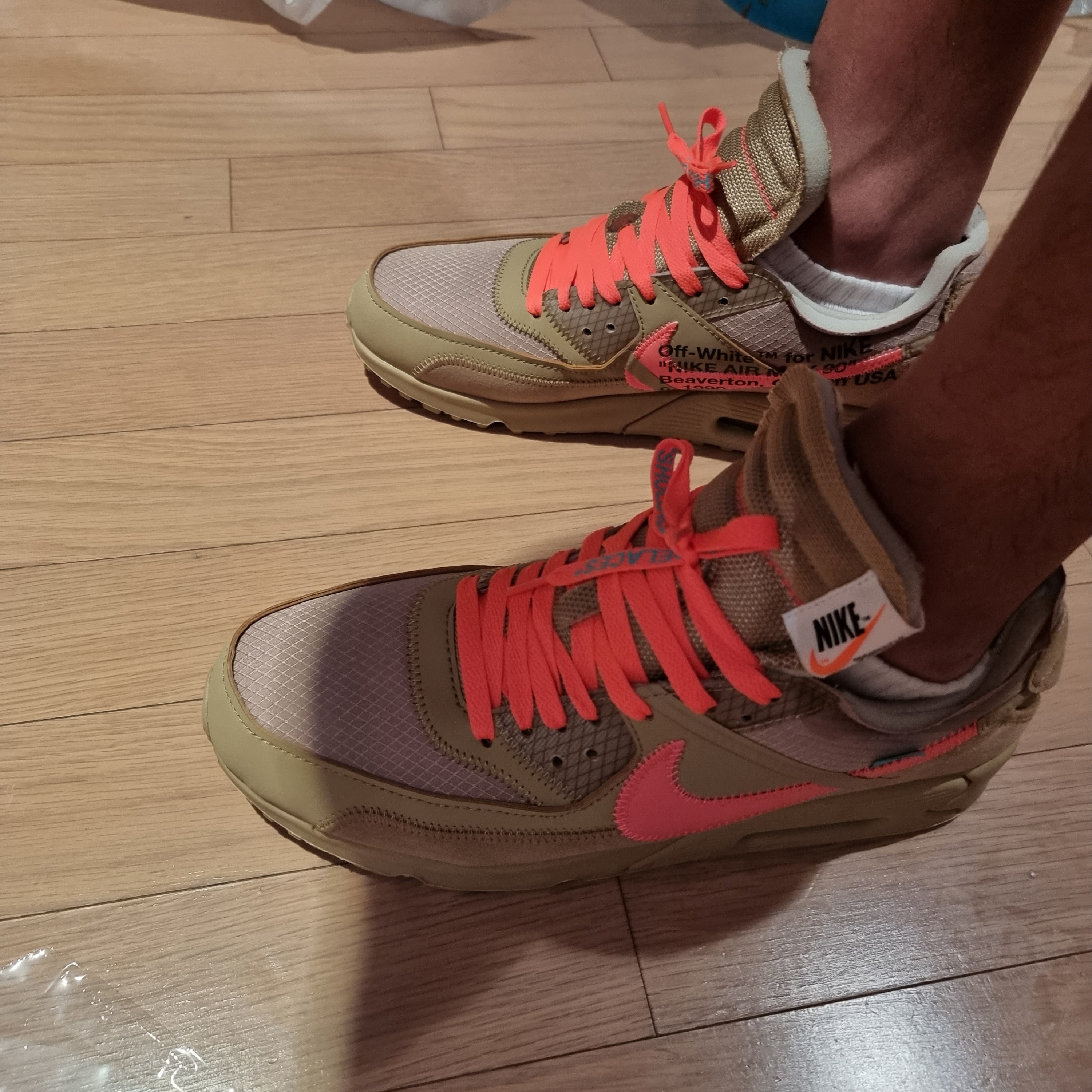 Nike x Off-White Air Max 90 V2 Desert Ore 착용 스타일 - 2