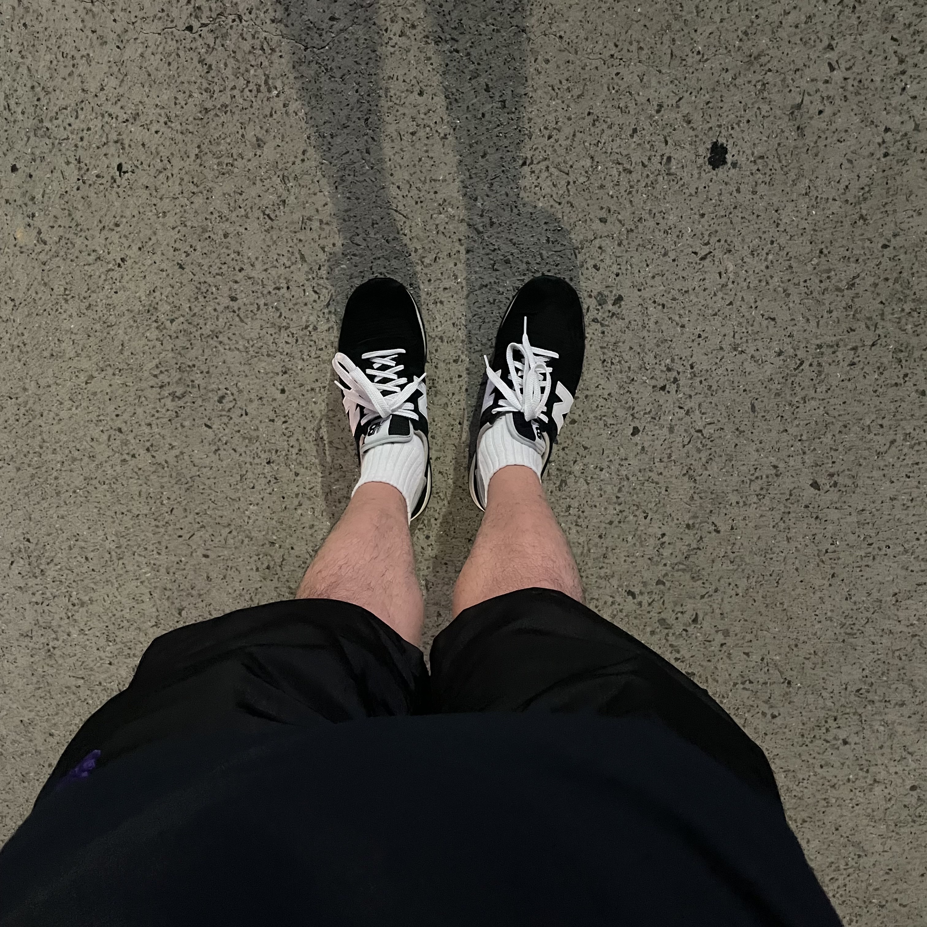 New Balance 990v1 Made in USA Black 착용 스타일