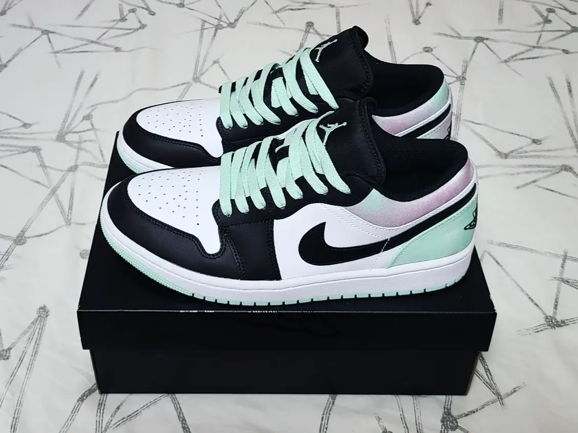 Jordan 1 Low SE White Black Tie-Dye 착용 스타일 - 2