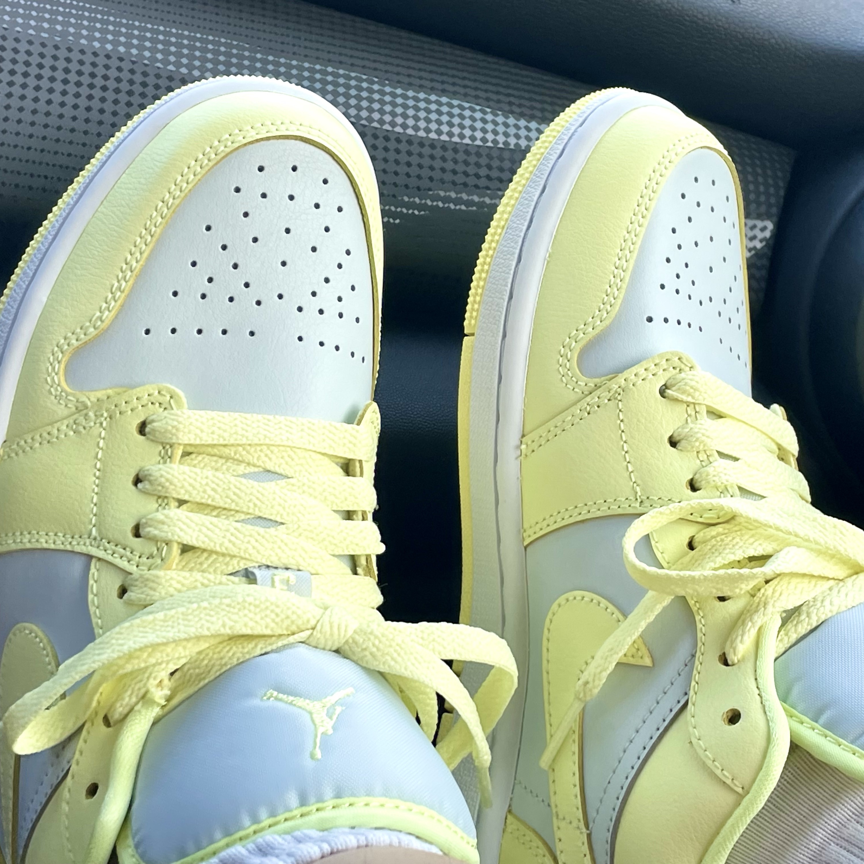 (W) Jordan 1 Low Citron Tint 착용 스타일 - 2