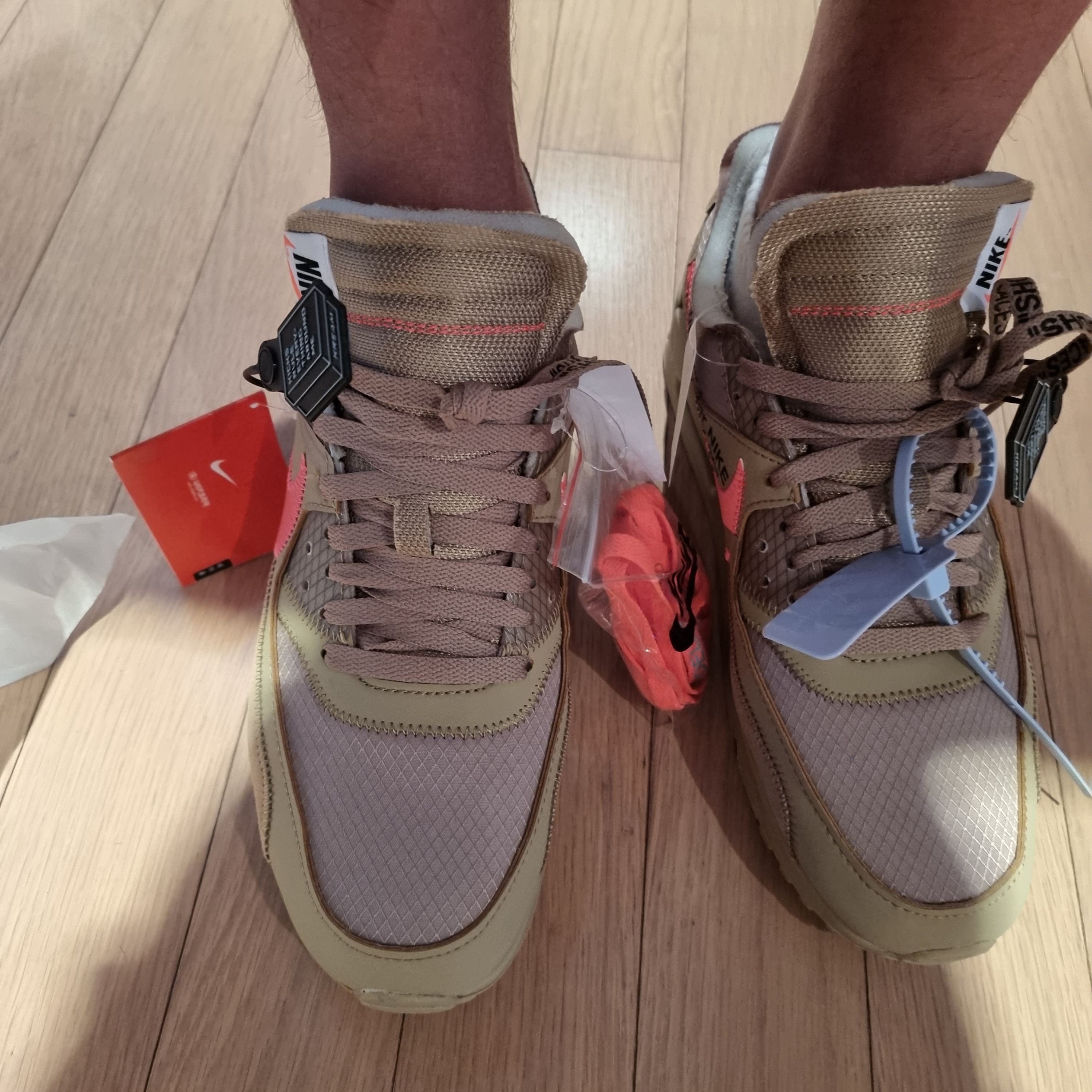 Nike x Off-White Air Max 90 V2 Desert Ore 착용 스타일 - 5