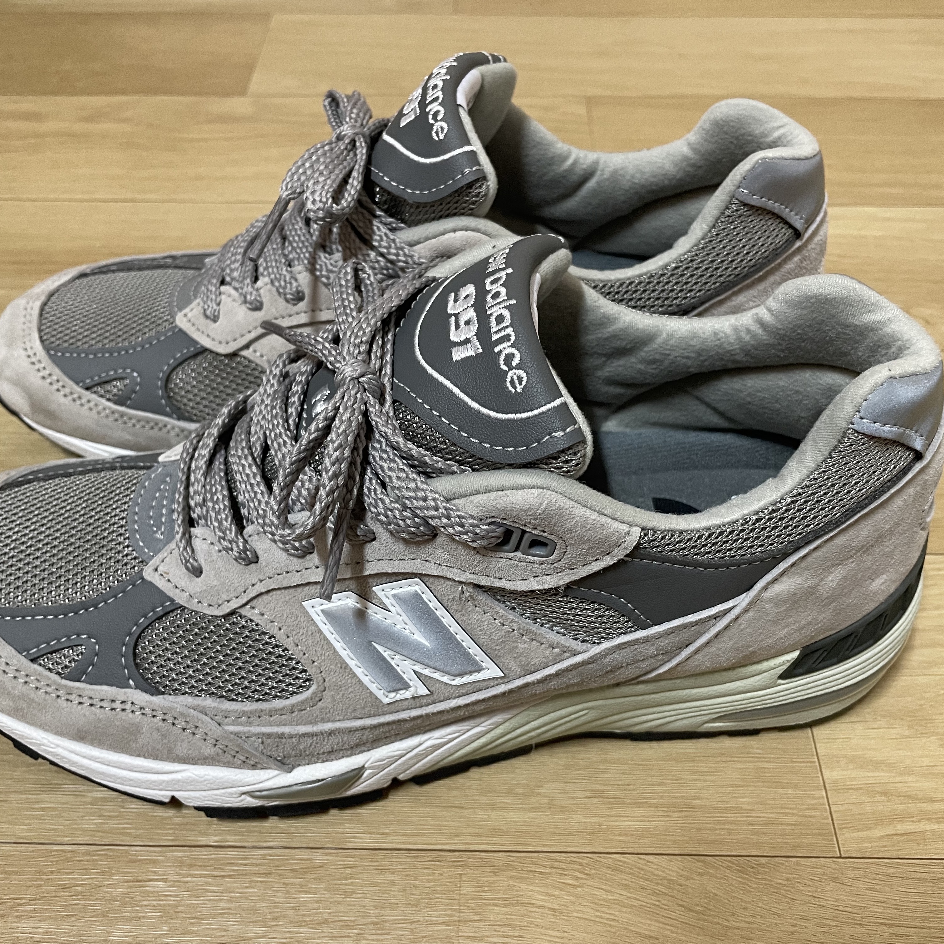 New Balance 991 Made in UK Grey 착용 스타일 - 1